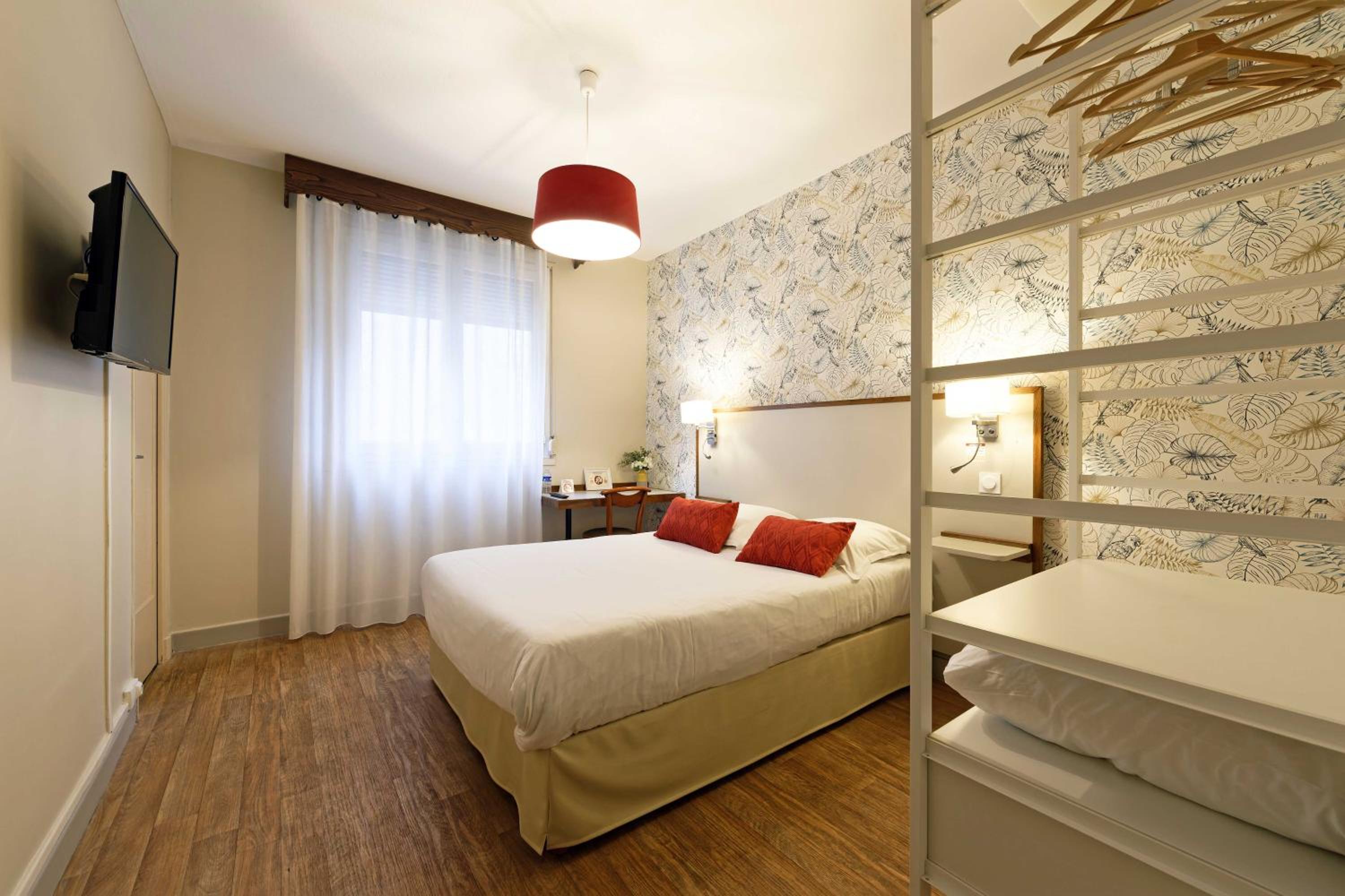 Double Room - Photo 8