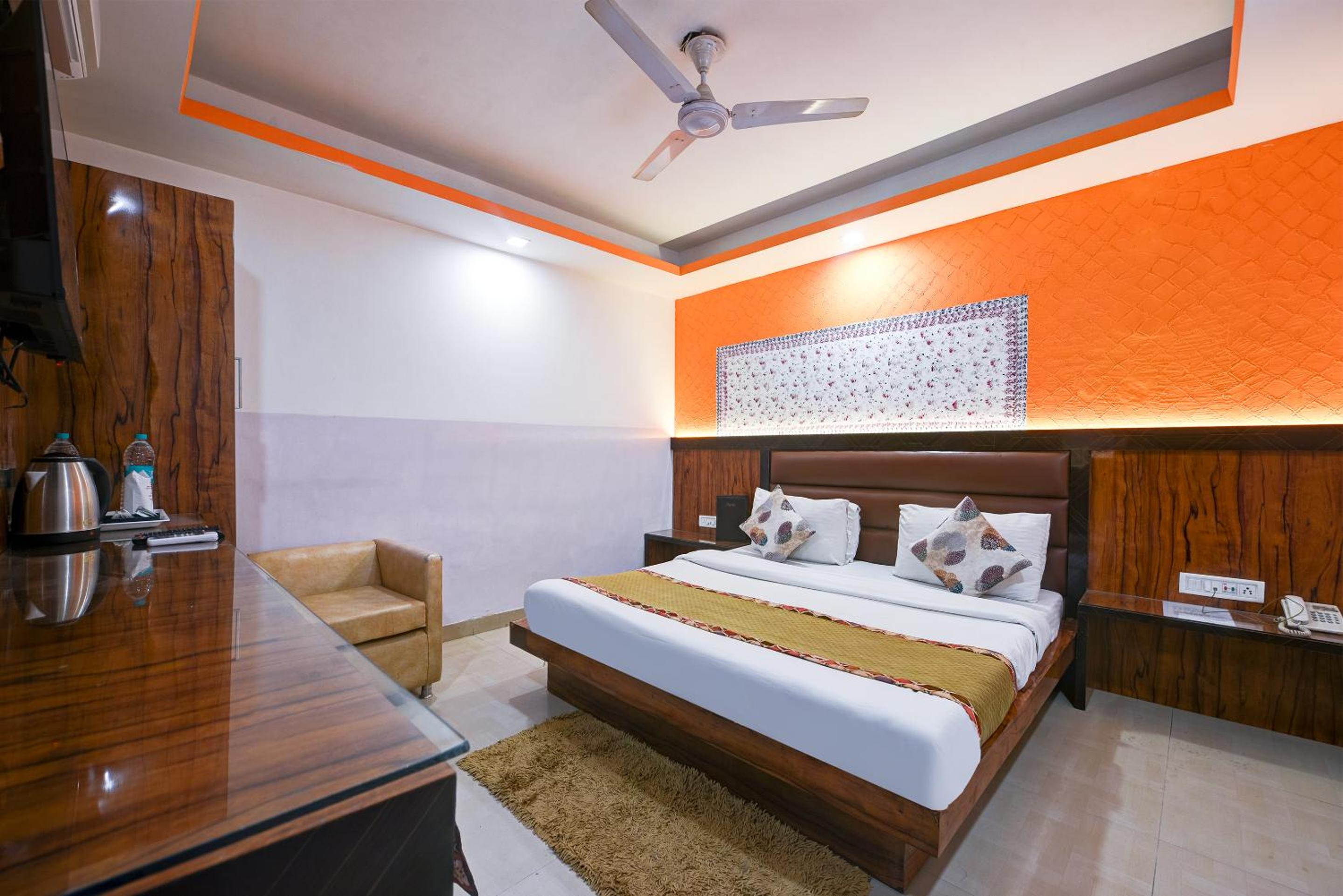 Deluxe Double or Twin Room photo 2
