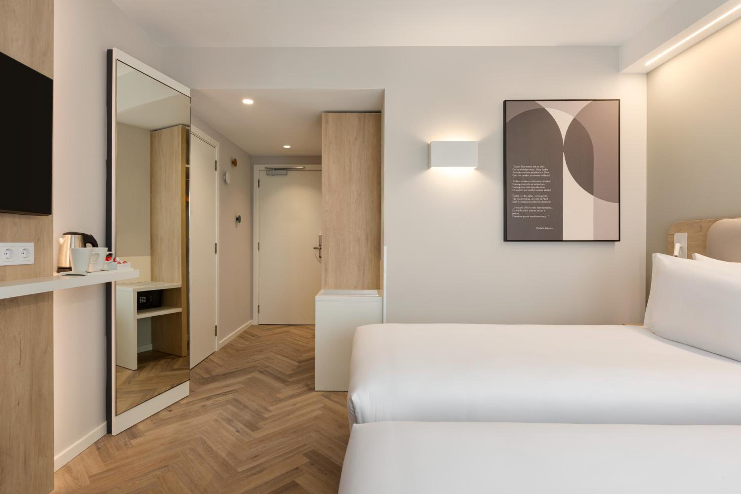 Standard Twin Room with Free Breakfast