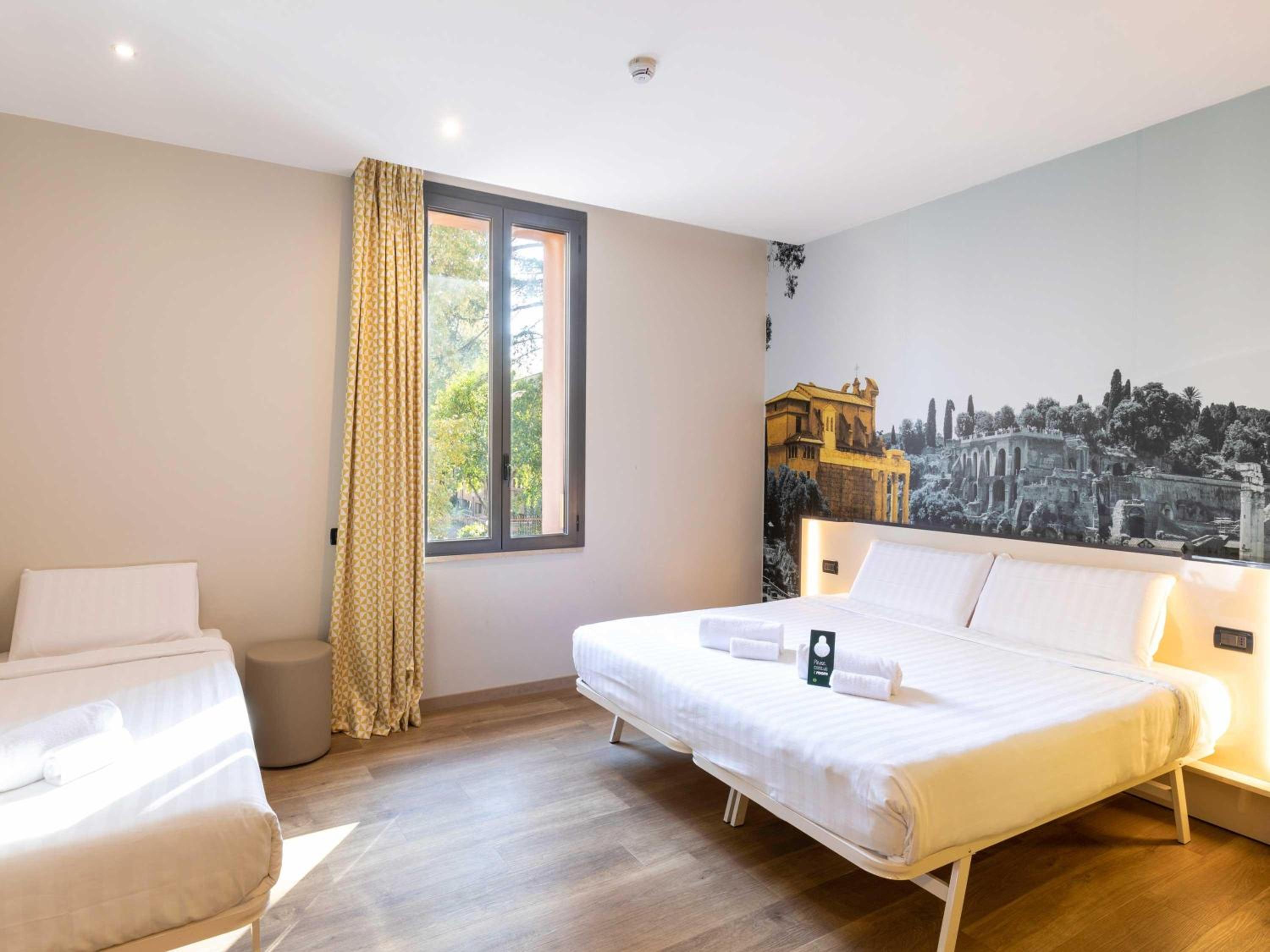 Triple Room thumbnail 5
