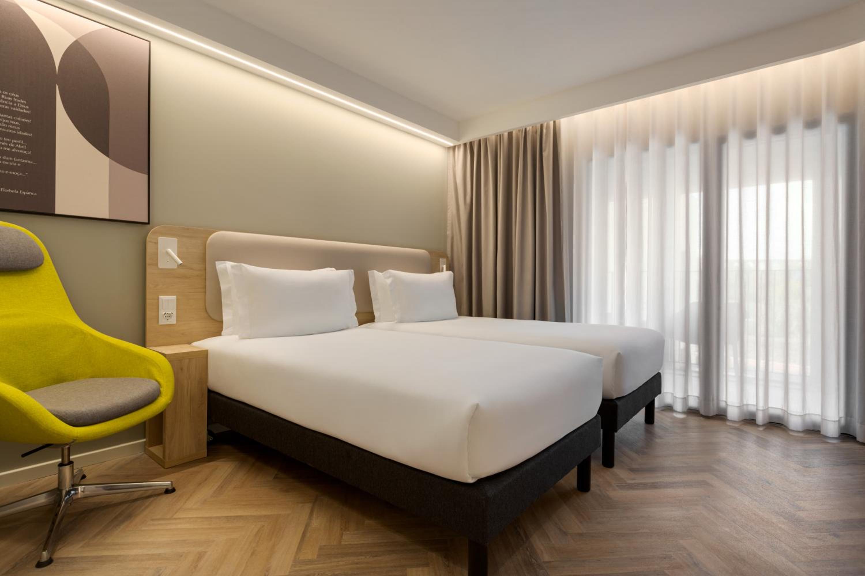 Standard Twin Room - Mobility Access