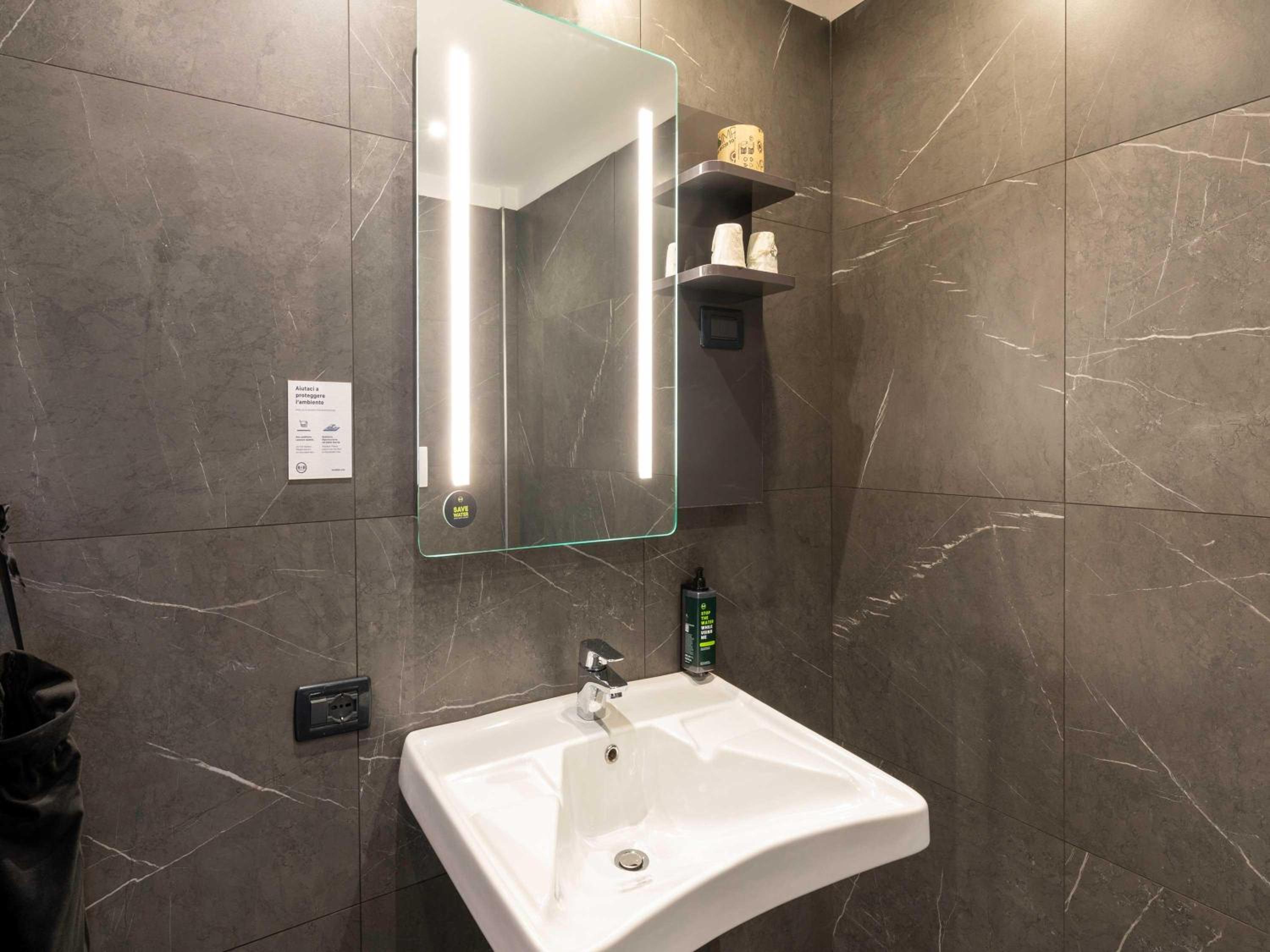 Double Room - Disability Access thumbnail 5