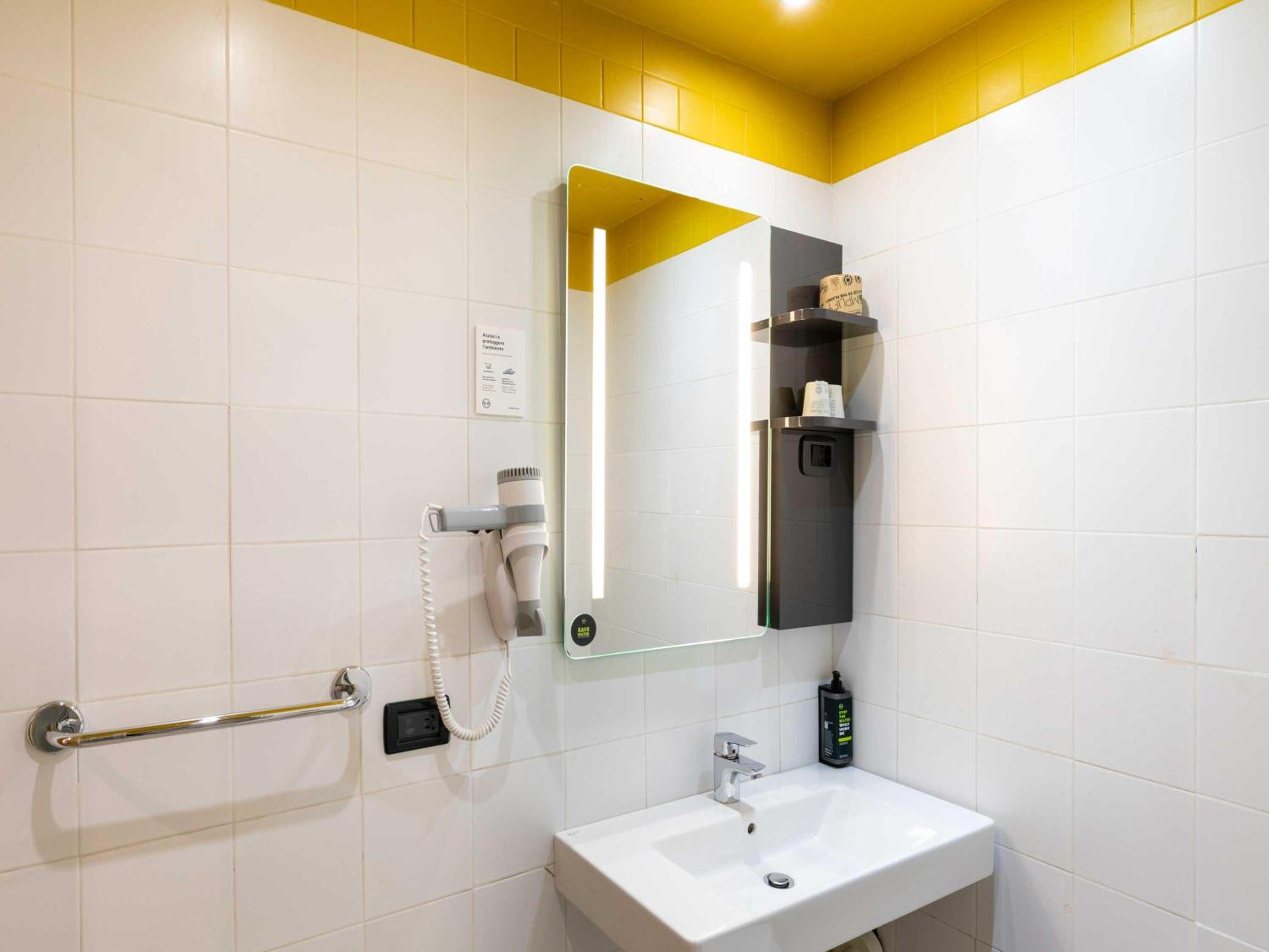 Double Room thumbnail 5