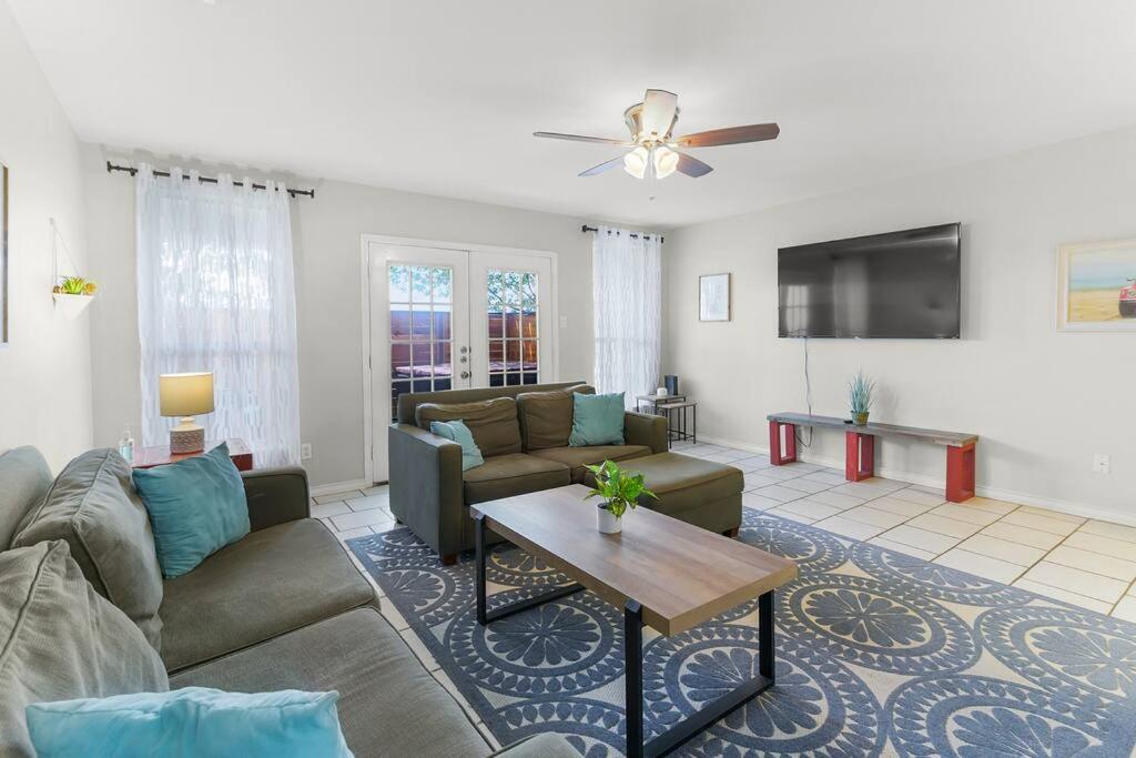 Three-Bedroom House photo 1