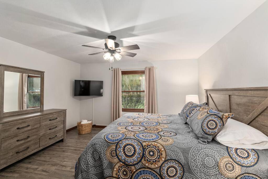 Three-Bedroom House photo 1
