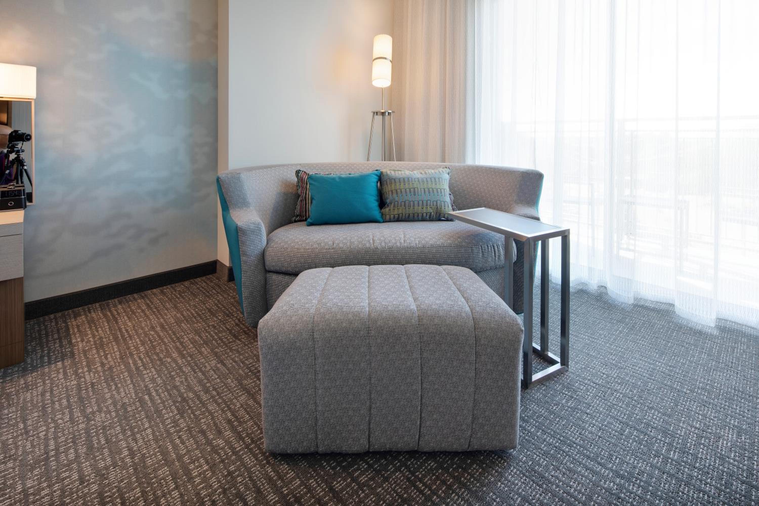 King Room with City View - Hearing Accessible  - Photo 3