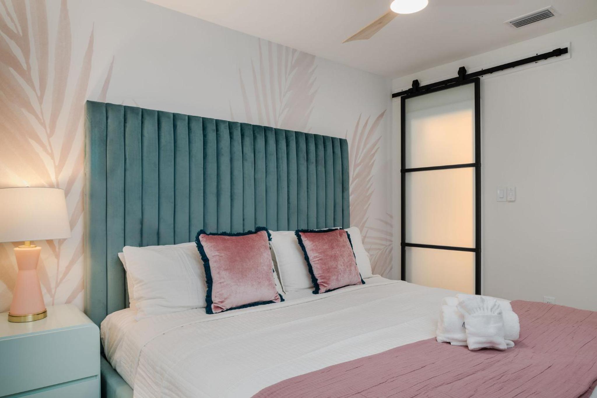 Classic One-Bedroom Apartment with King Bed