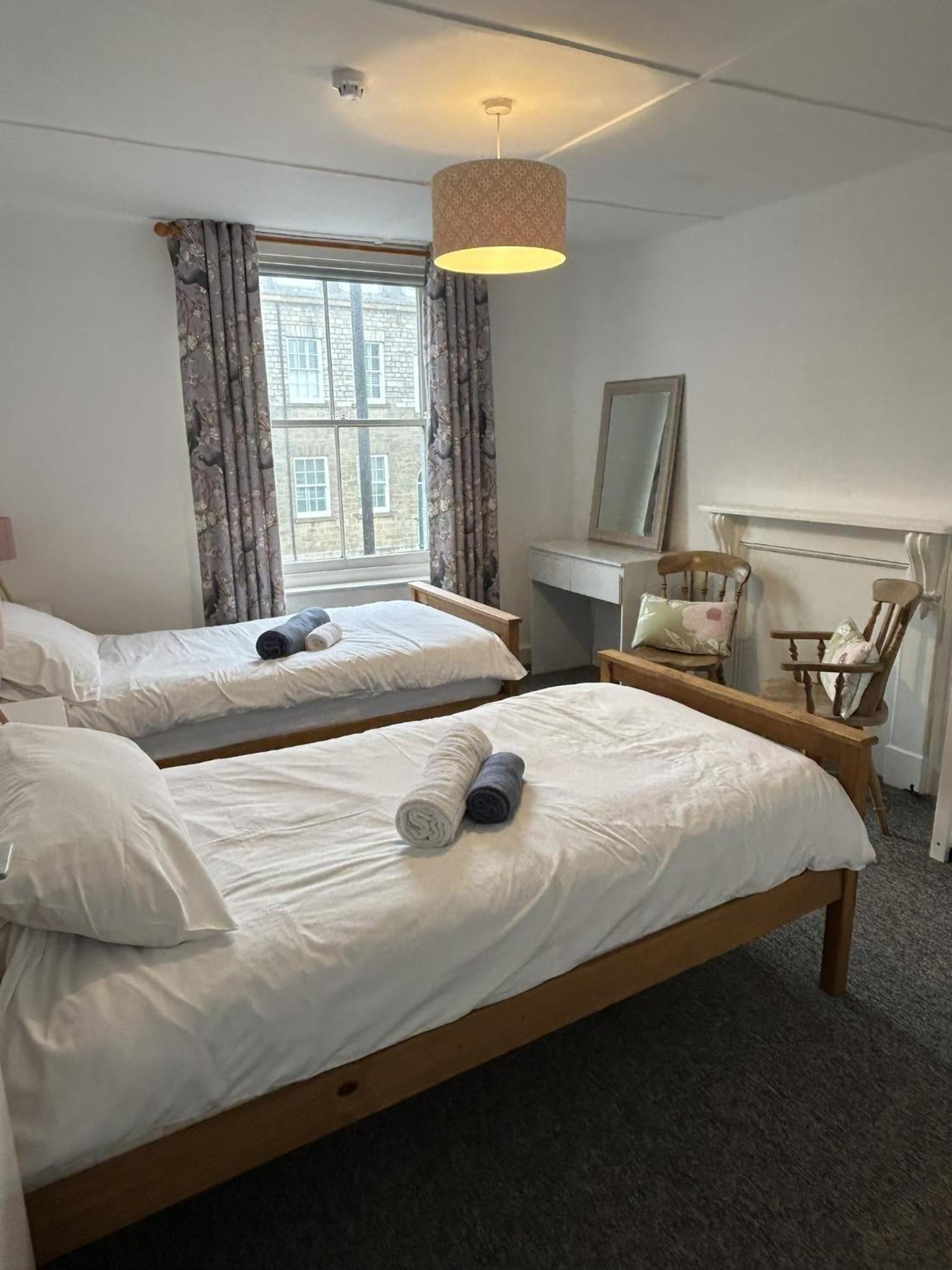 Twin Room with Private Bathroom photo 3