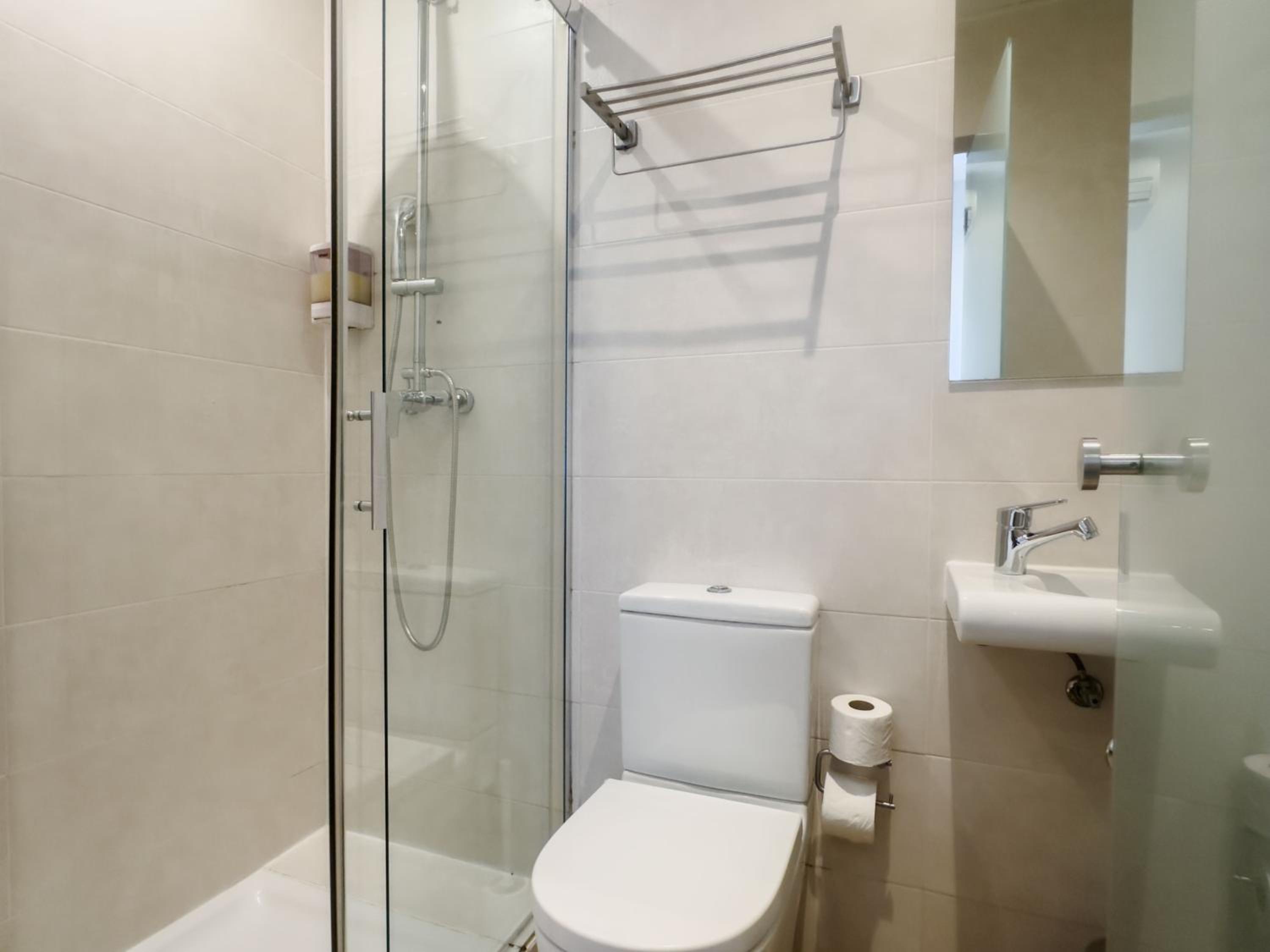 Triple Room with Balcony thumbnail 6