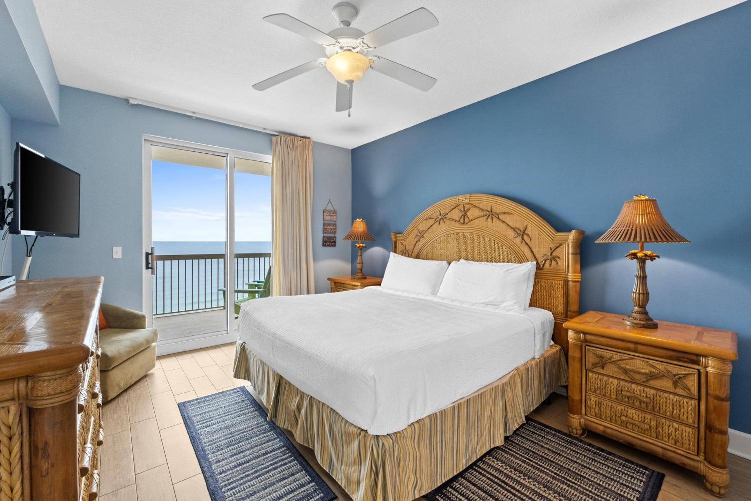 Three-Bedroom Apartment with Sea View photo 2