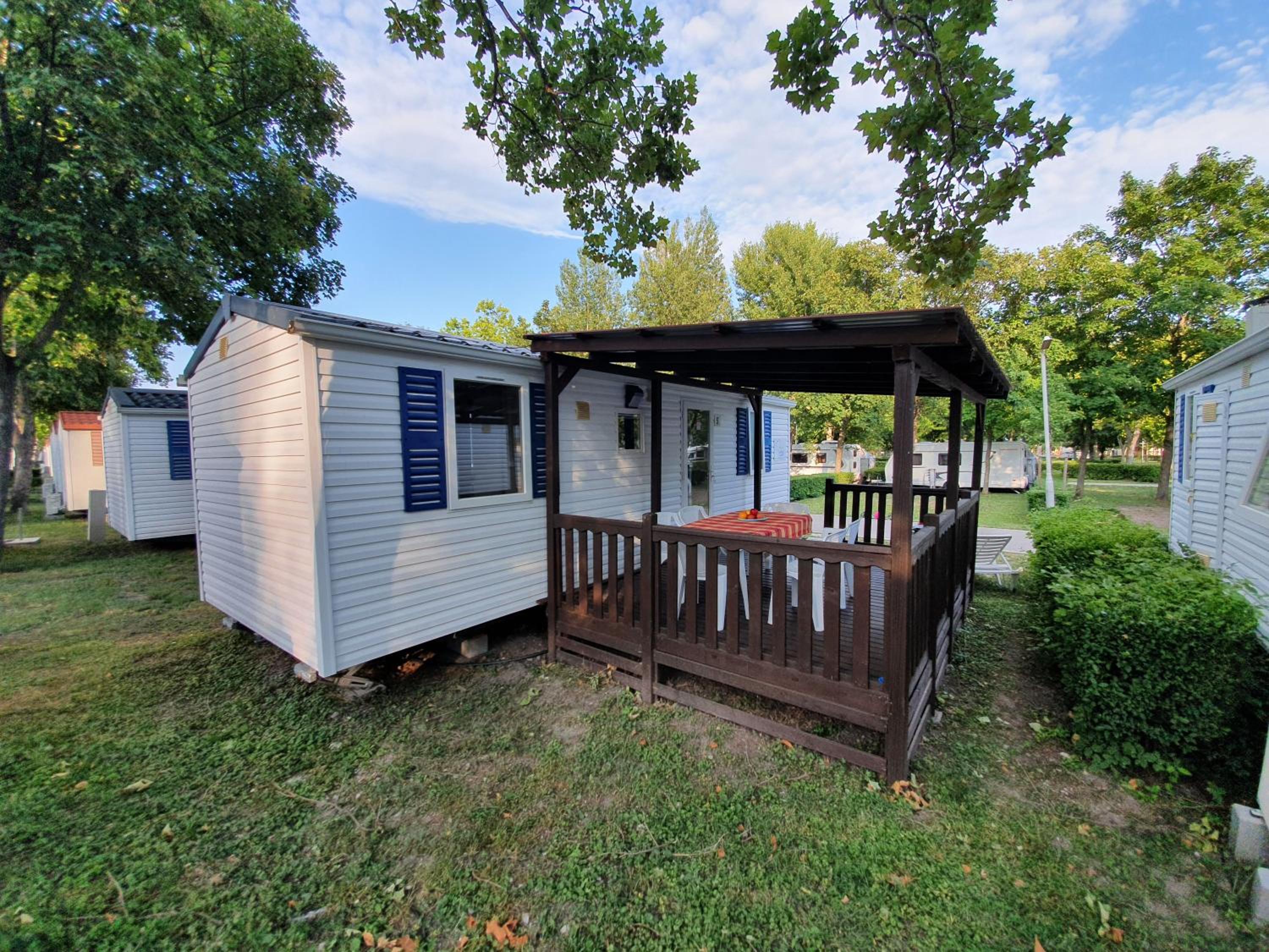 Mobile Home photo 3