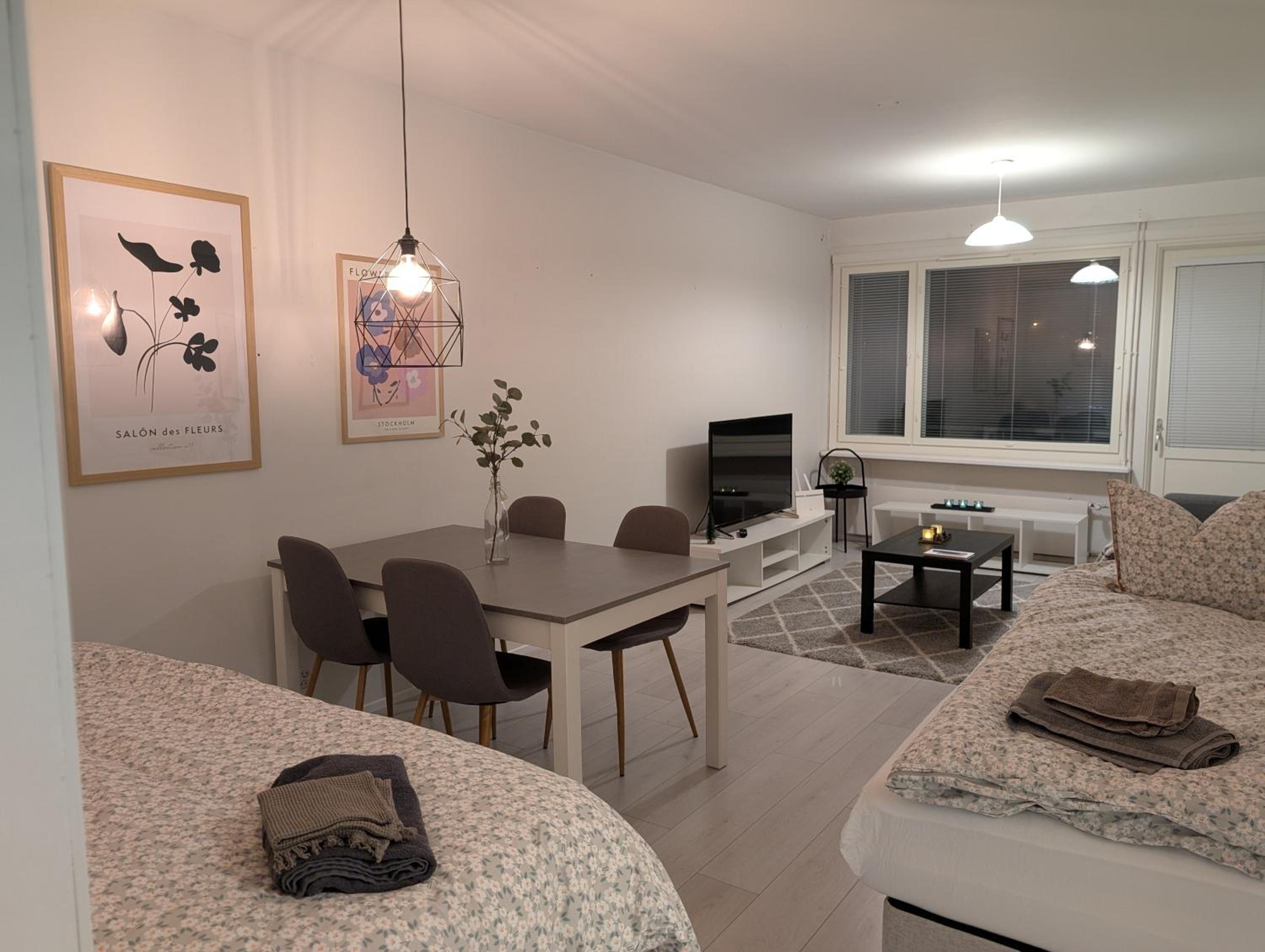 One-Bedroom Apartment photo 1