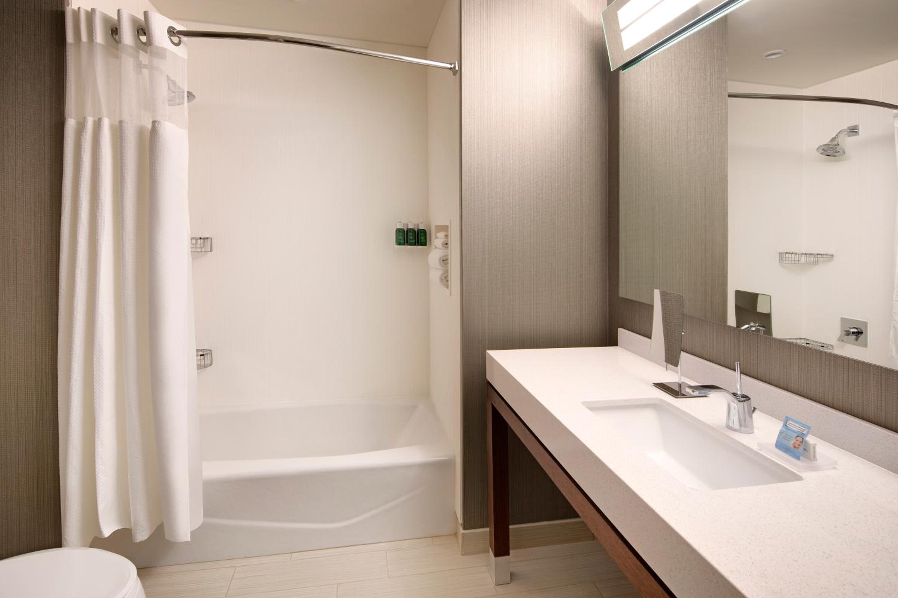 Queen Room with Two Queen Beds - Hearing Accessible - Photo 2