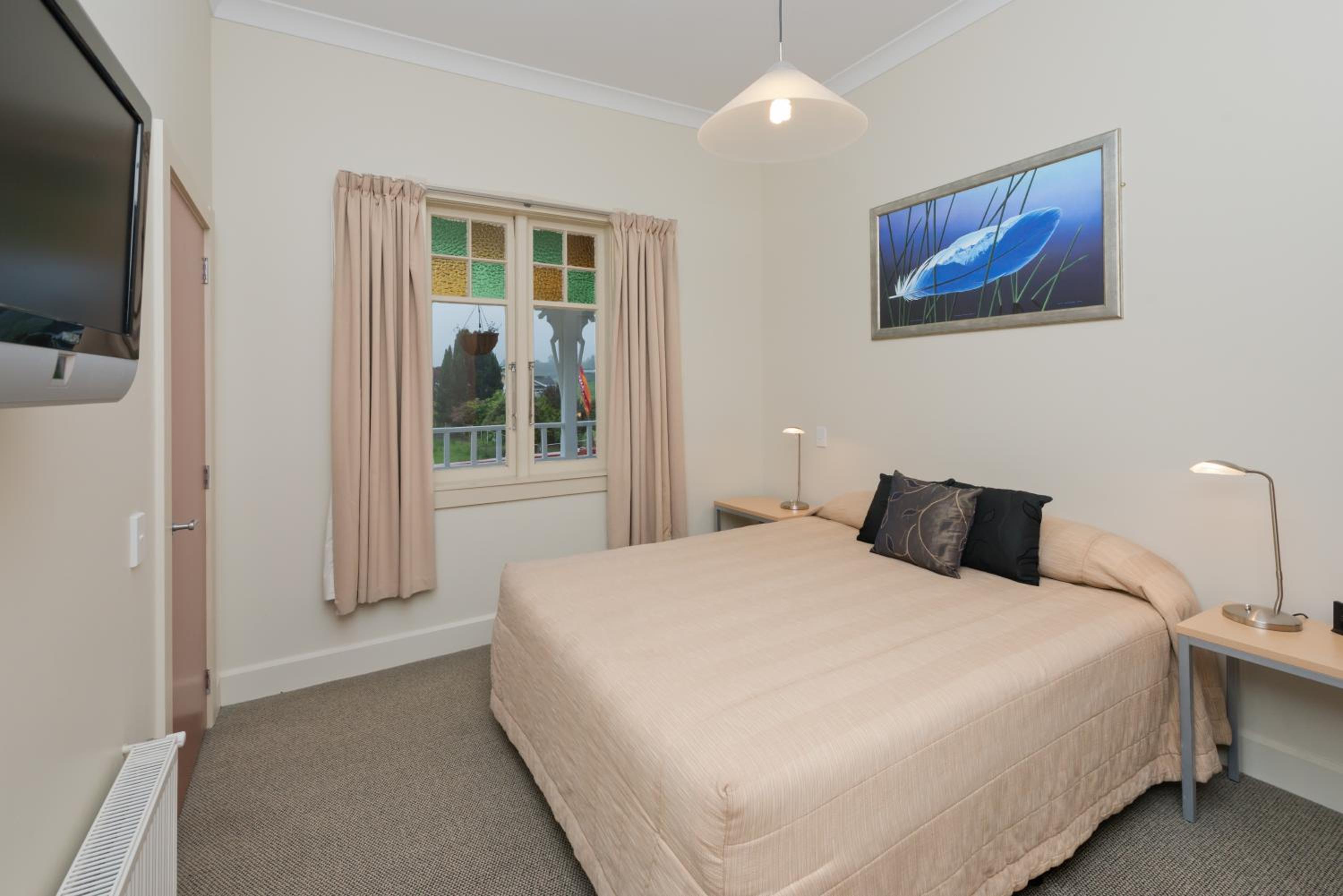One-Bedroom Suite - Photo 3
