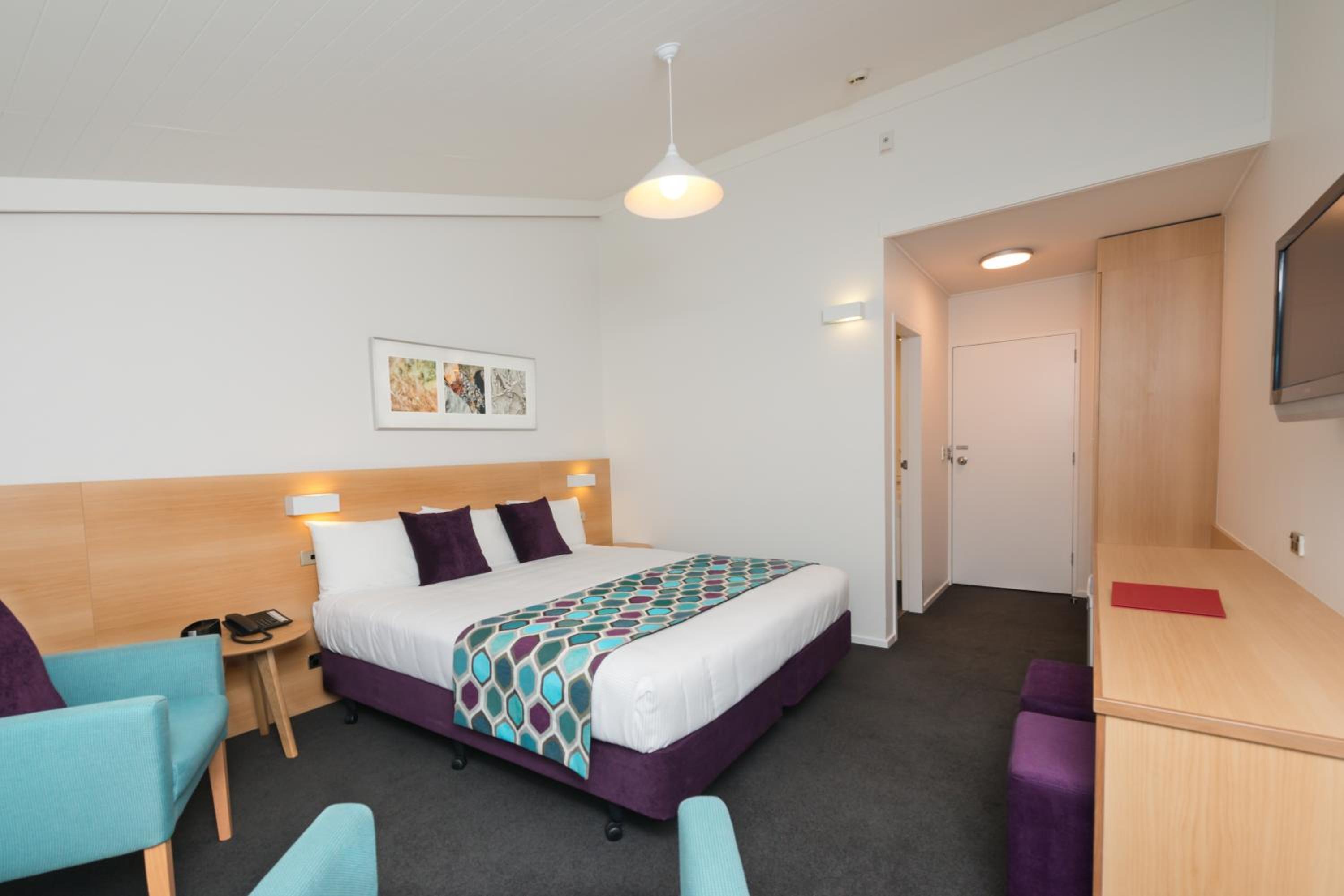 Standard King Room - Photo 4