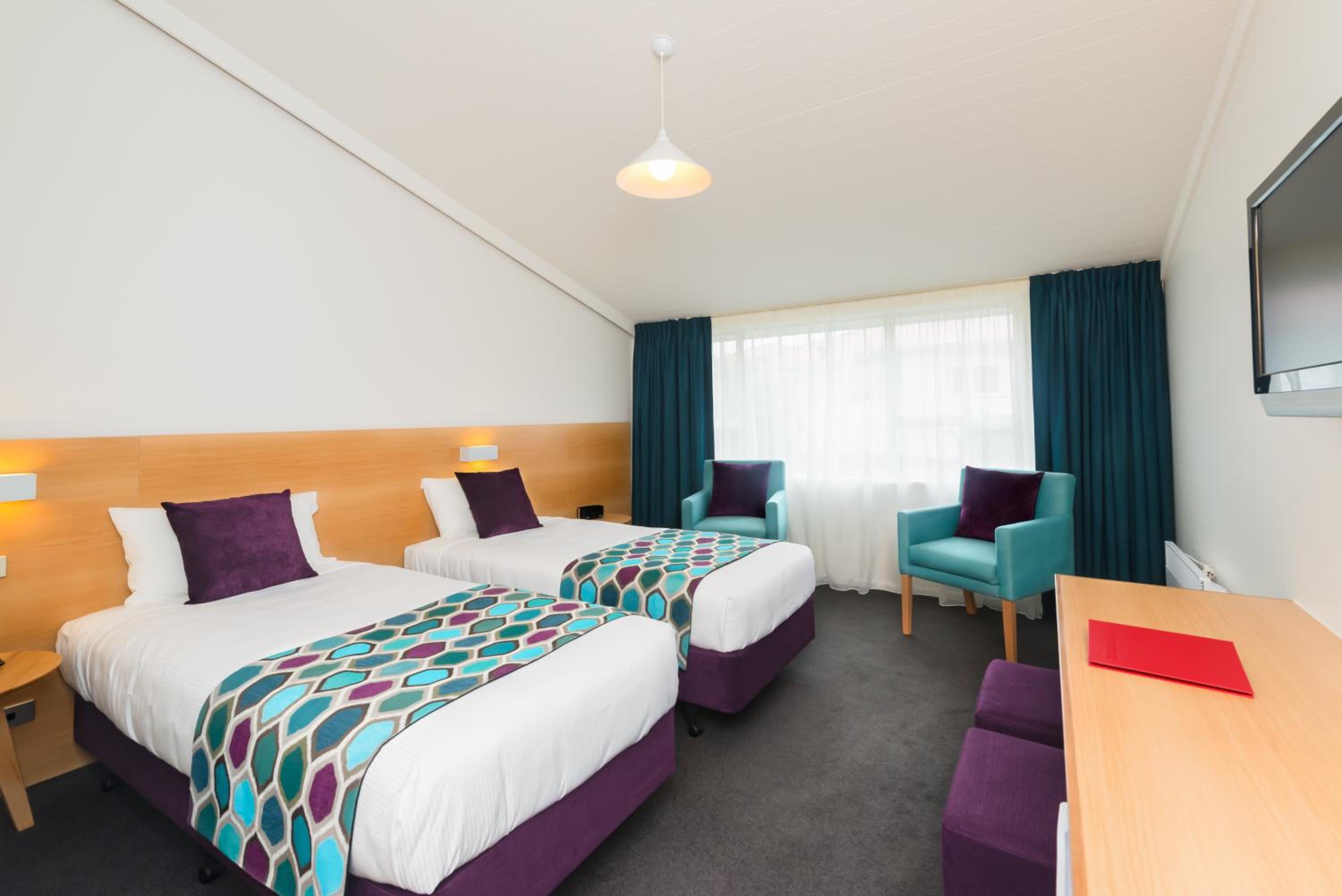 Standard Twin Room - Photo 8
