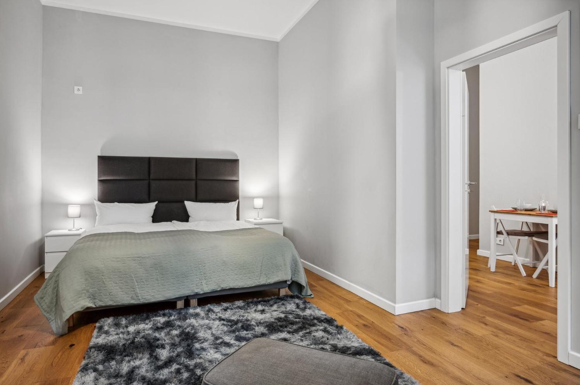 One-Bedroom Apartment photo 2