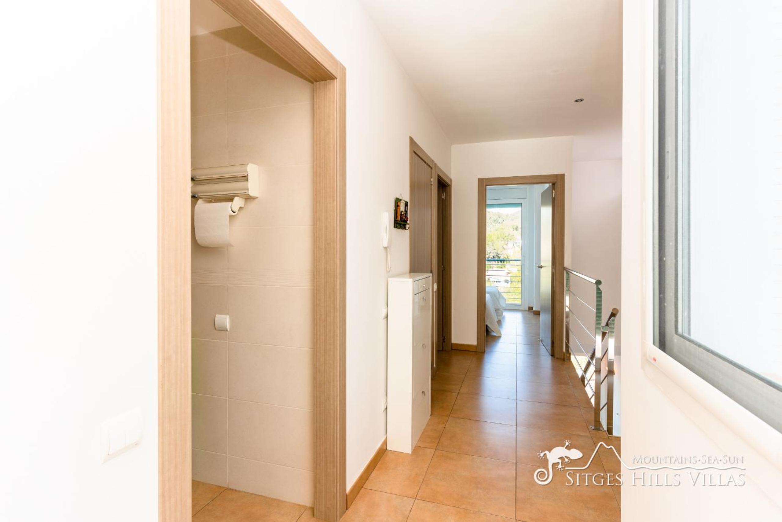 Four-Bedroom House photo 2