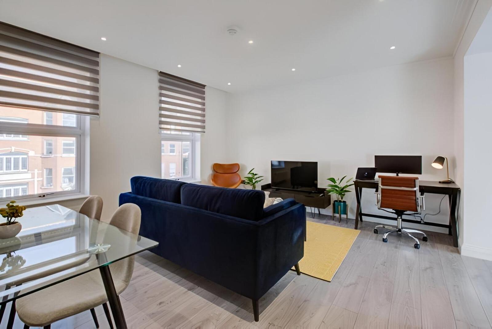 Three-Bedroom Premium Apartment with Balcony photo 1