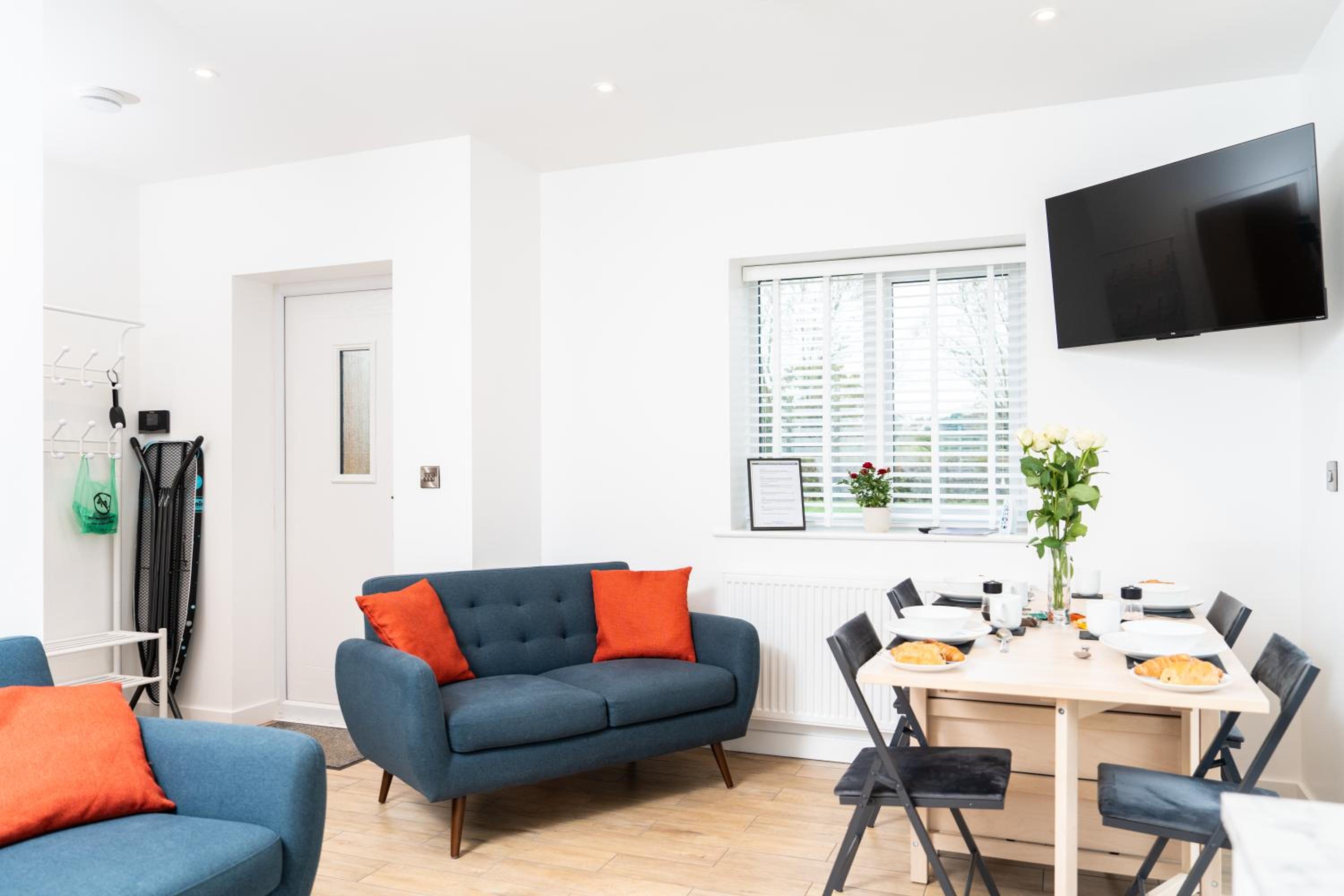 Two-Bedroom House photo 2