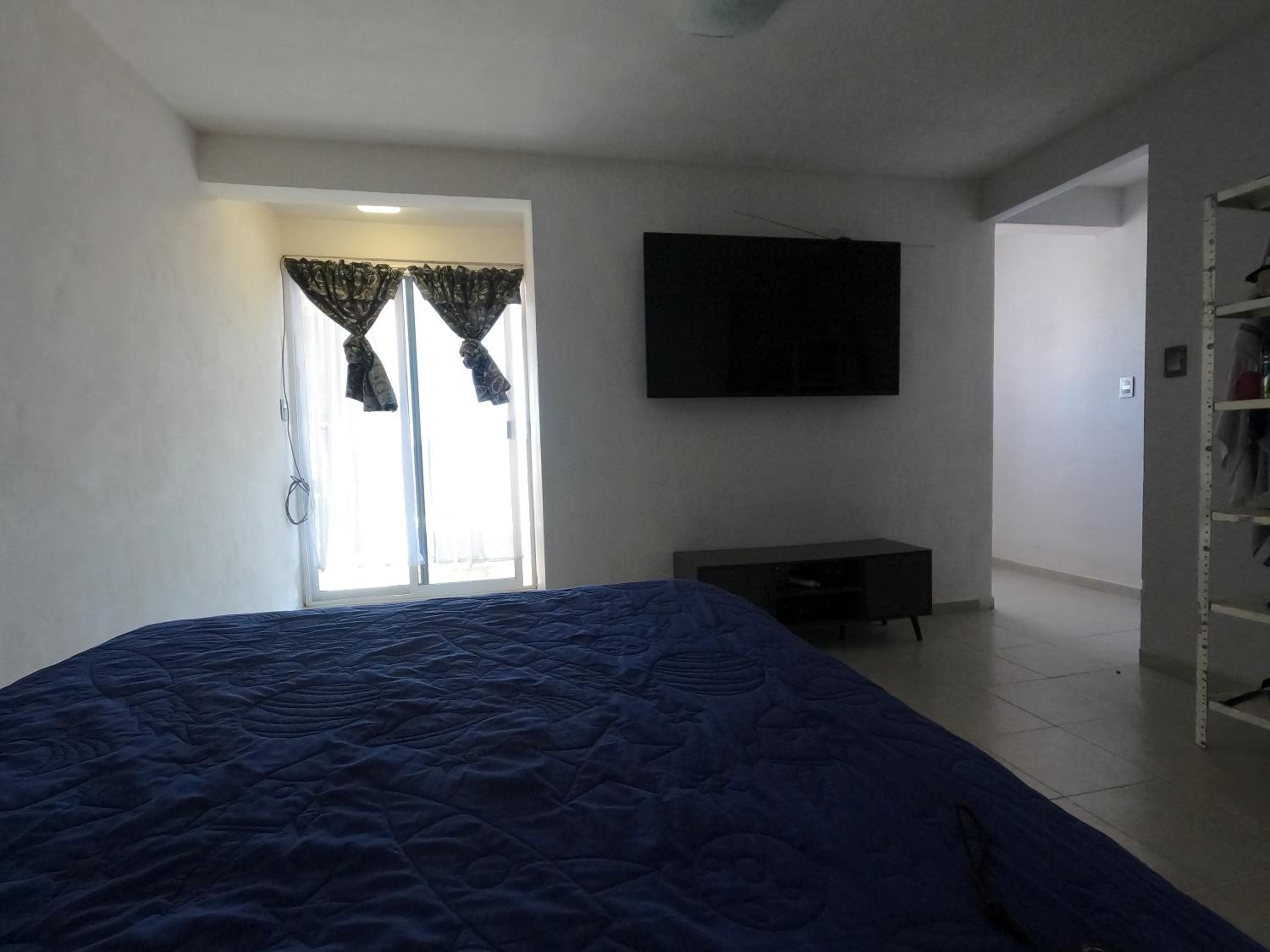 One-Bedroom House photo 2