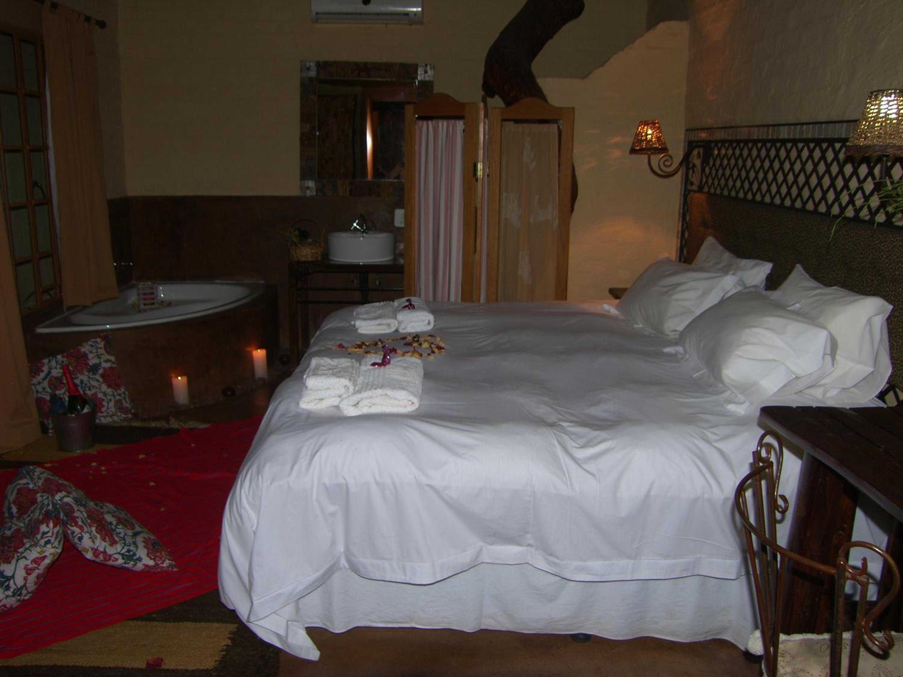 Deluxe King Room - Photo 34