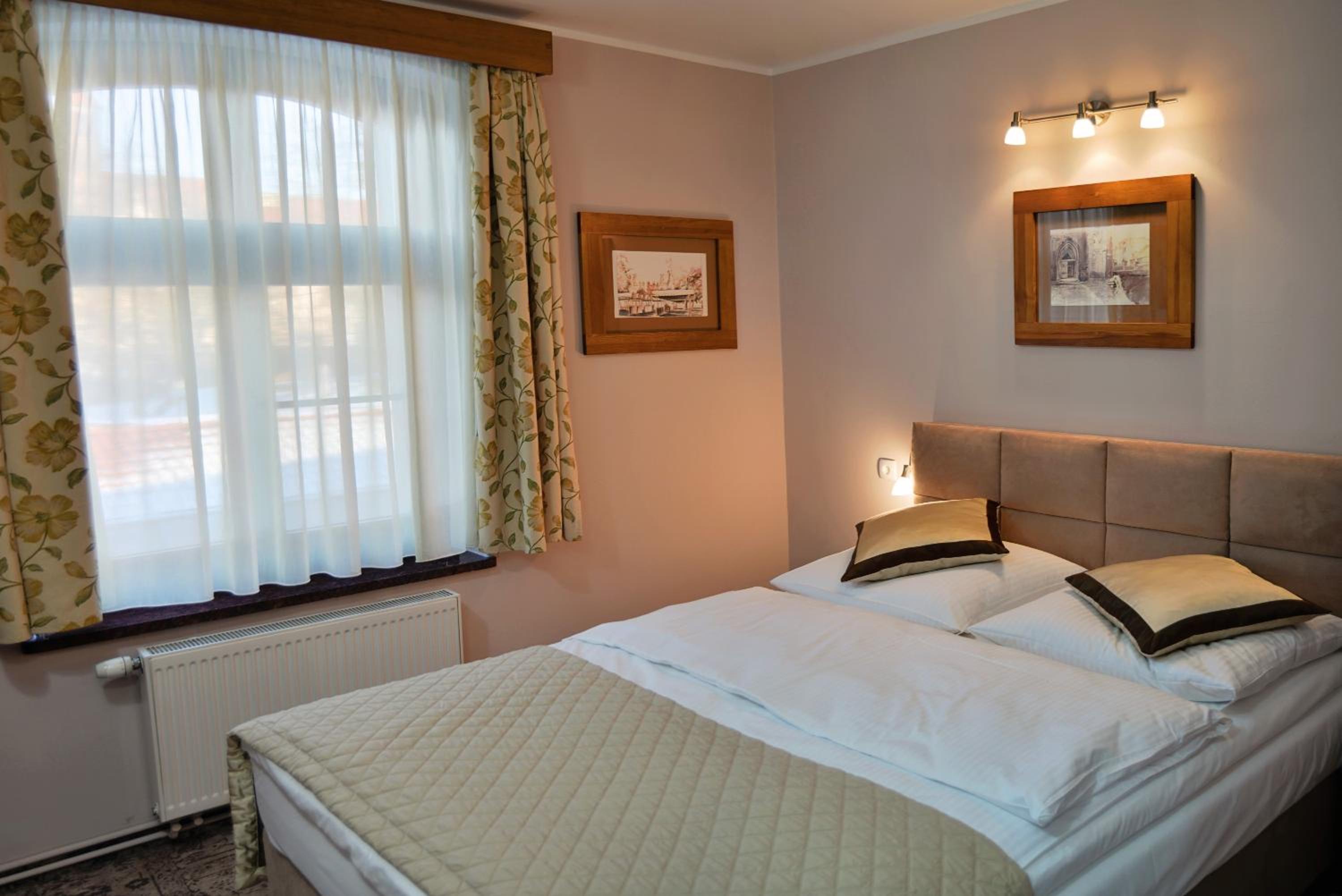Double Room - Photo 13