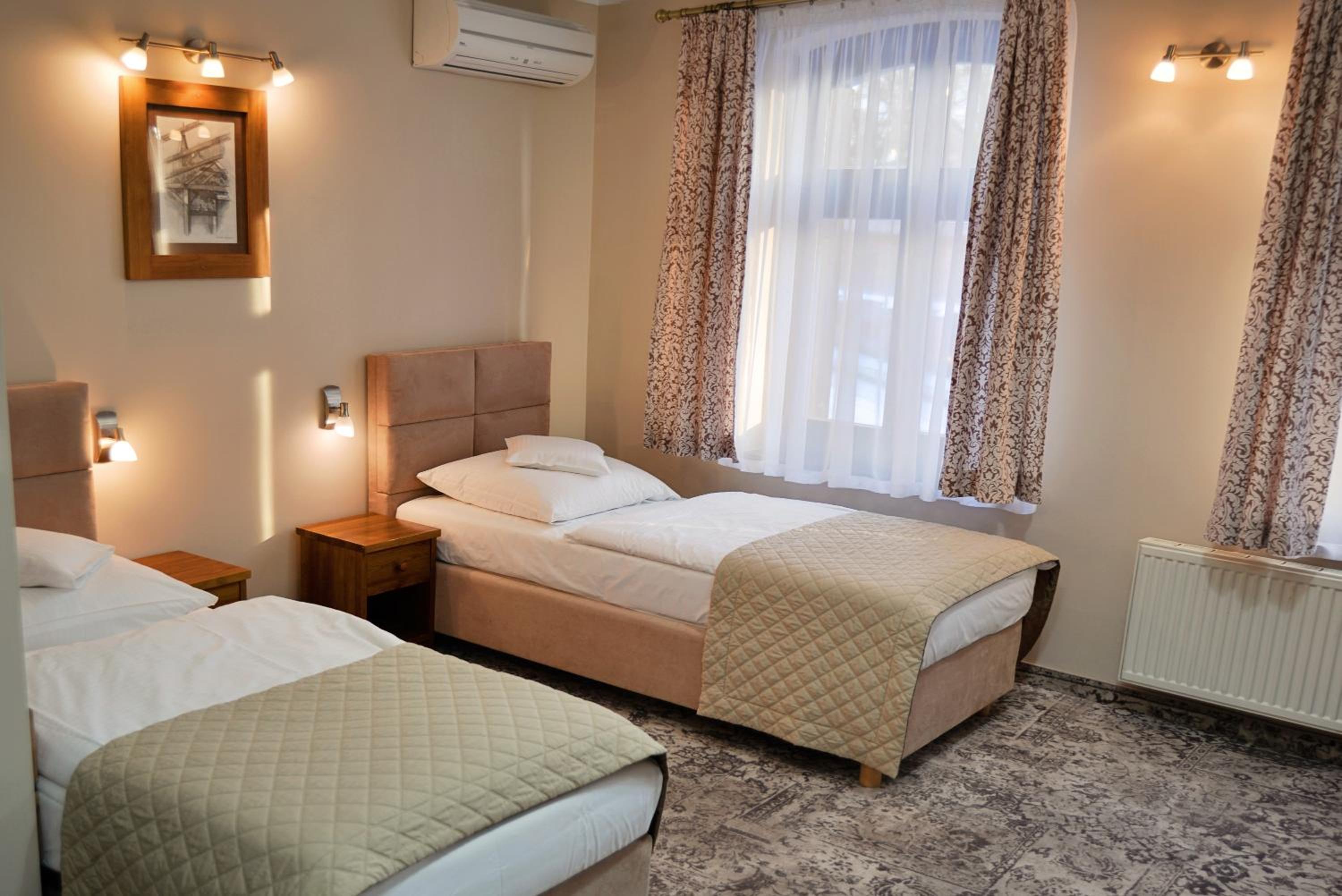 Classic Twin Room - Photo 1