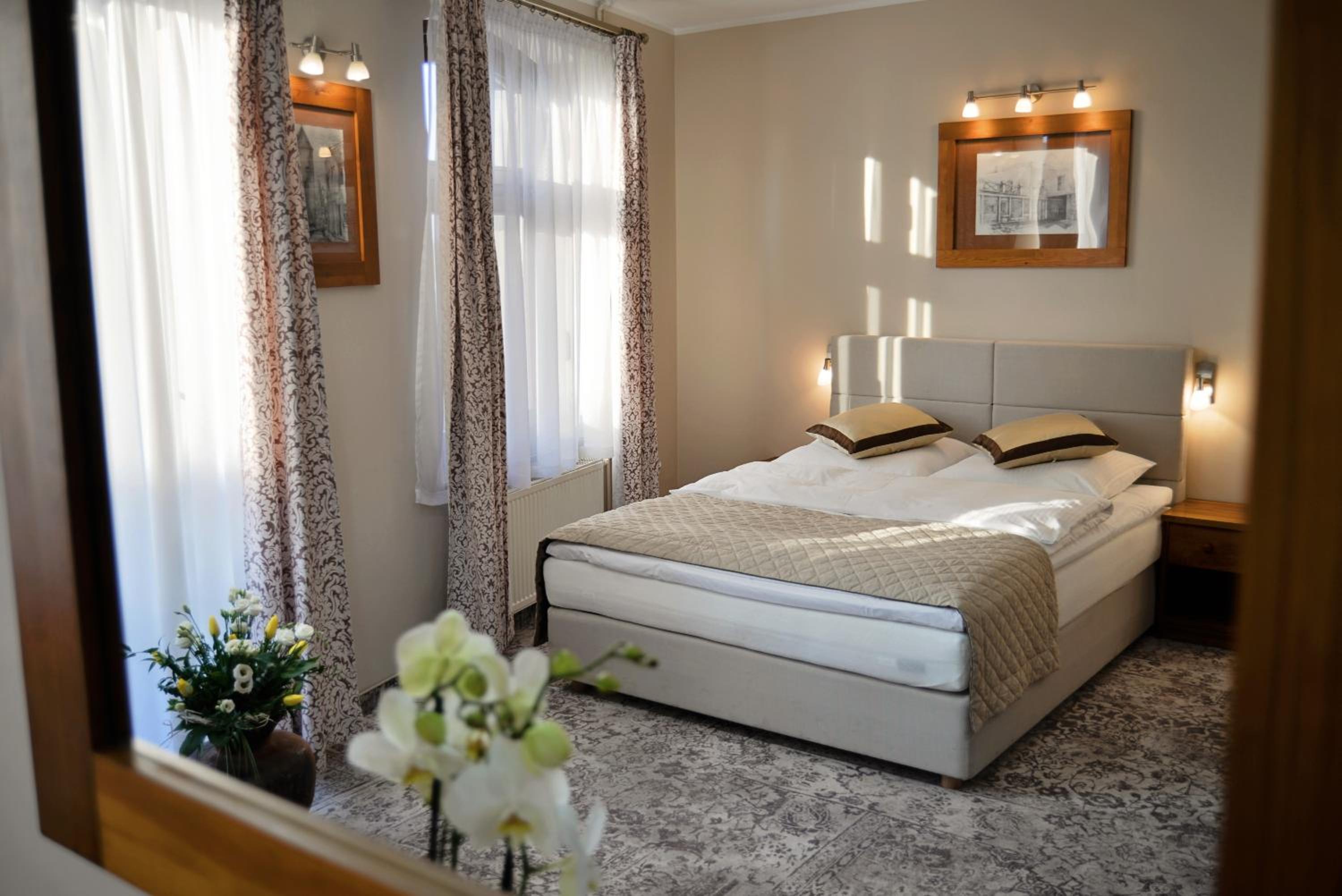 Double Room - Photo 6