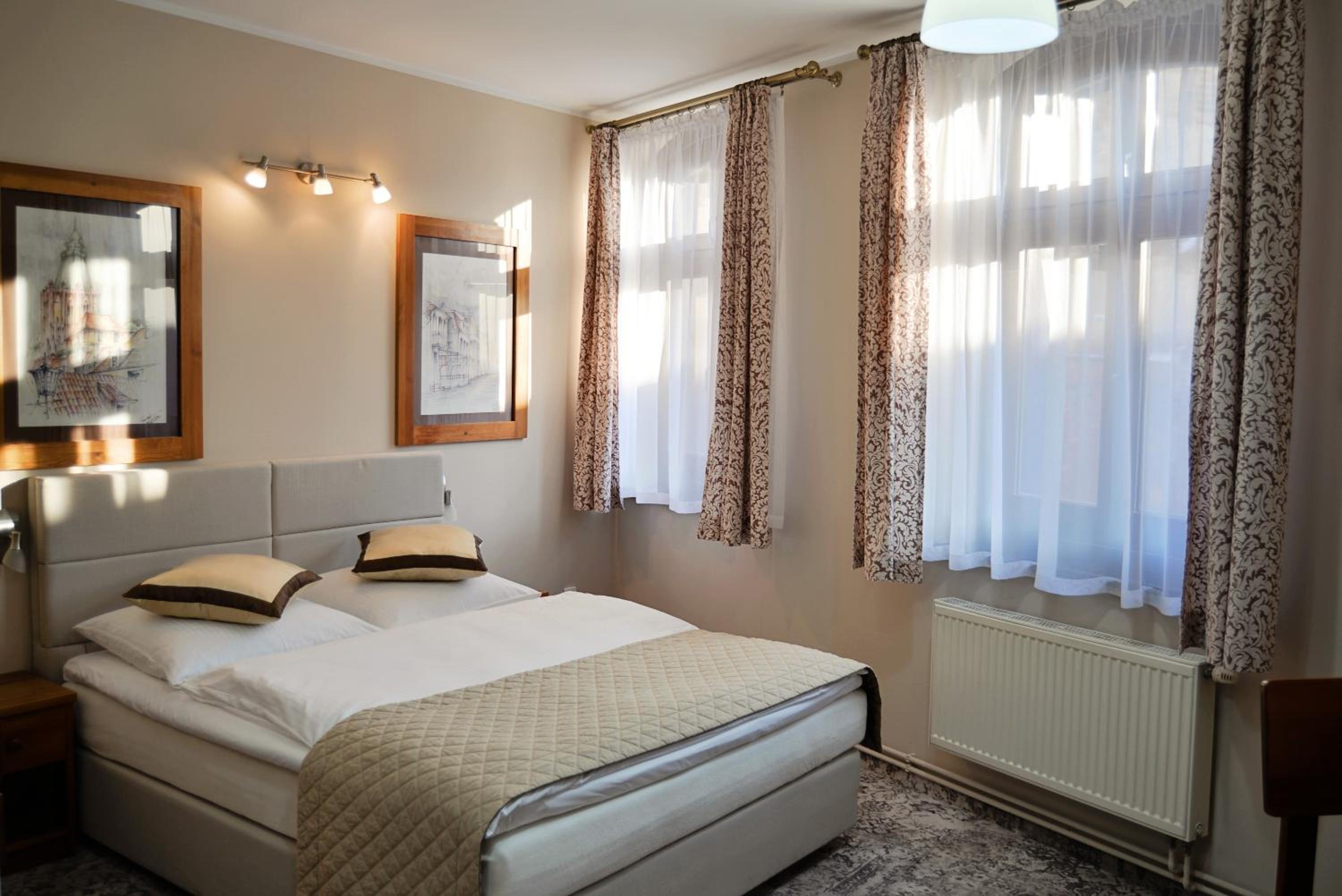 Double Room - Photo 8