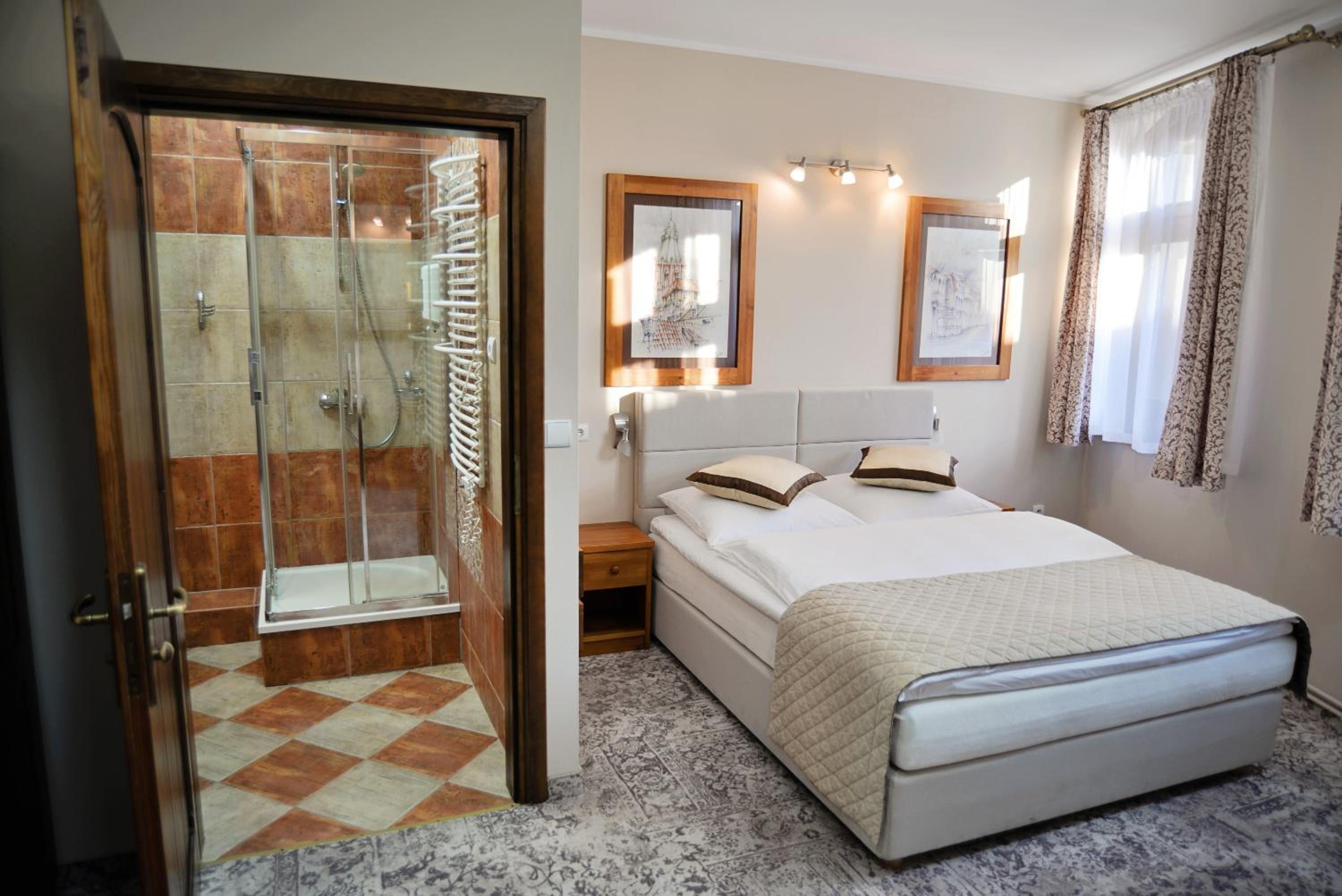 Double Room - Photo 4