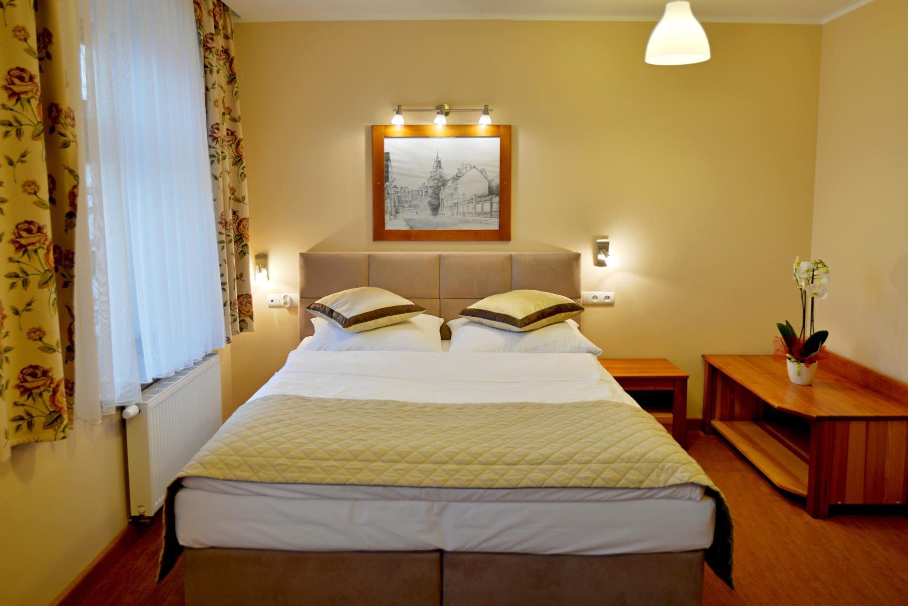 Double Room - Photo 7