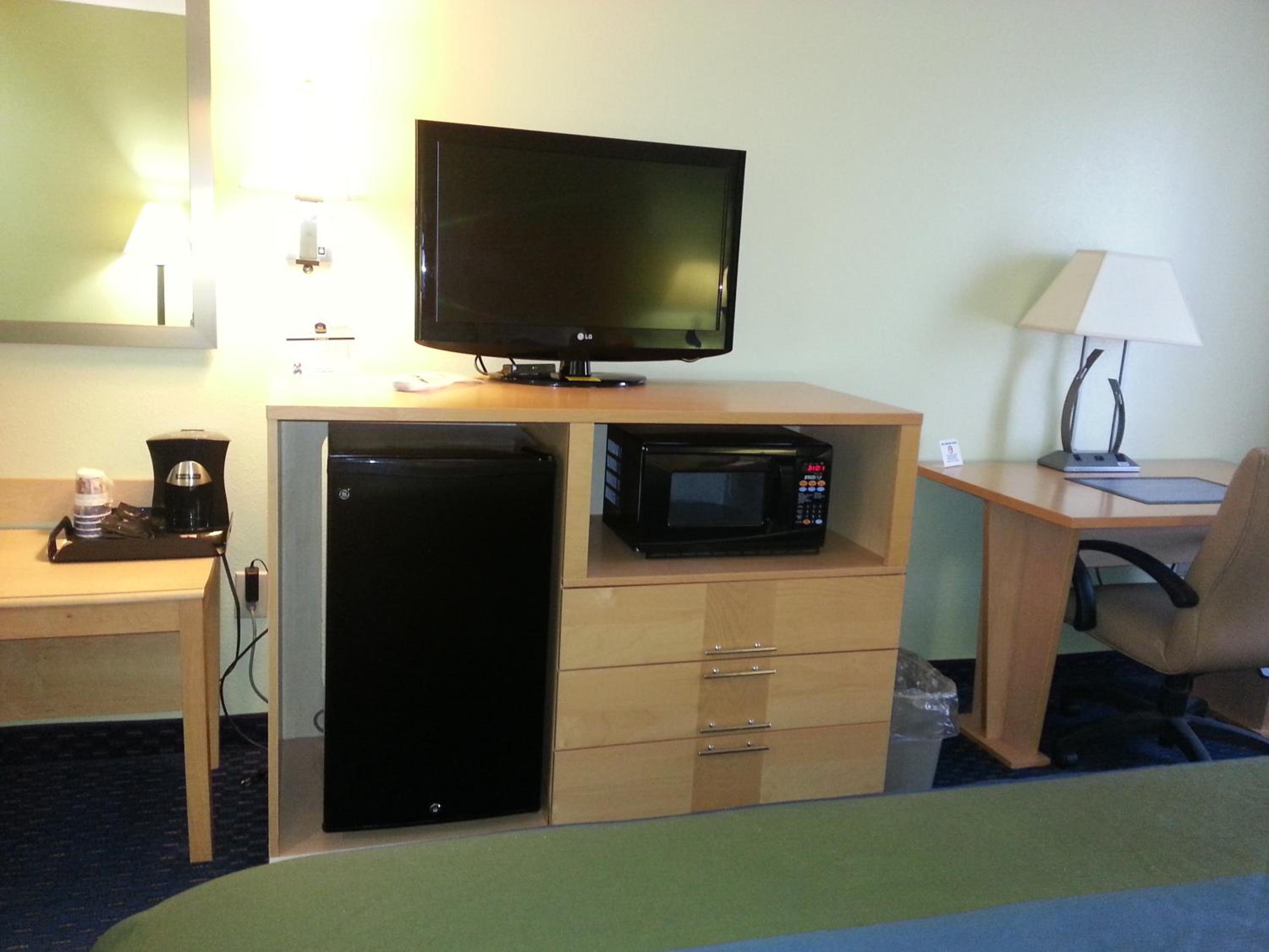 King Guest Room - Disability Access - Photo 3
