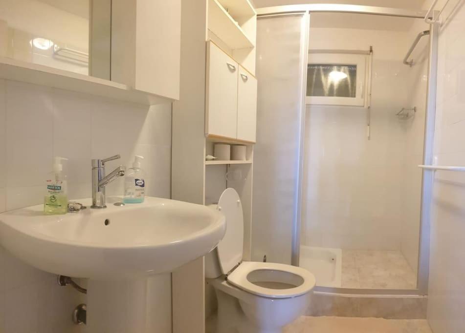 Three-Bedroom Villa photo 2