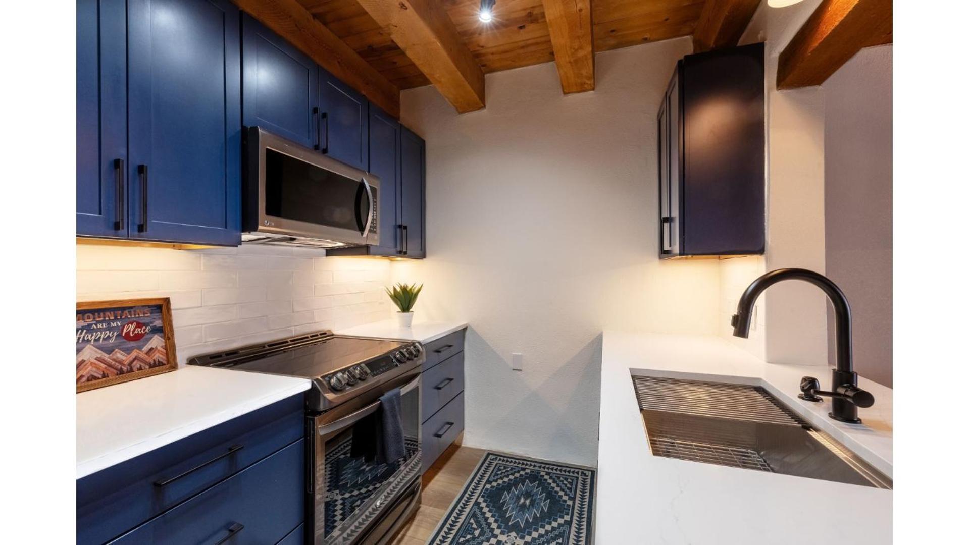 Two-Bedroom Deluxe Apartment With Balcony photo 1