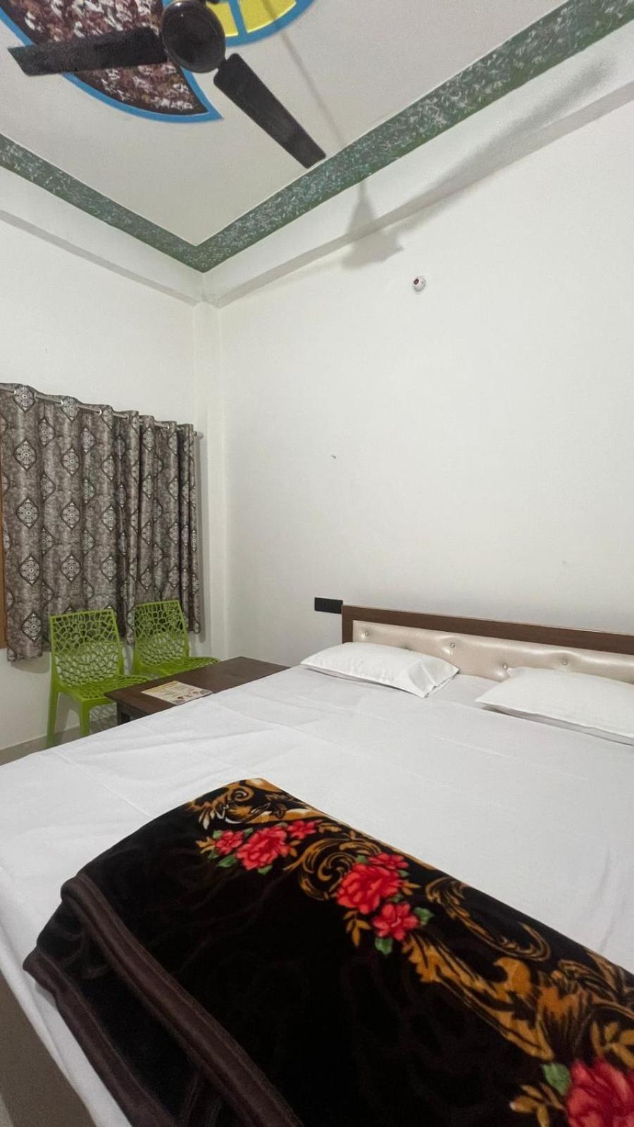Double Room with Private Bathroom photo 1