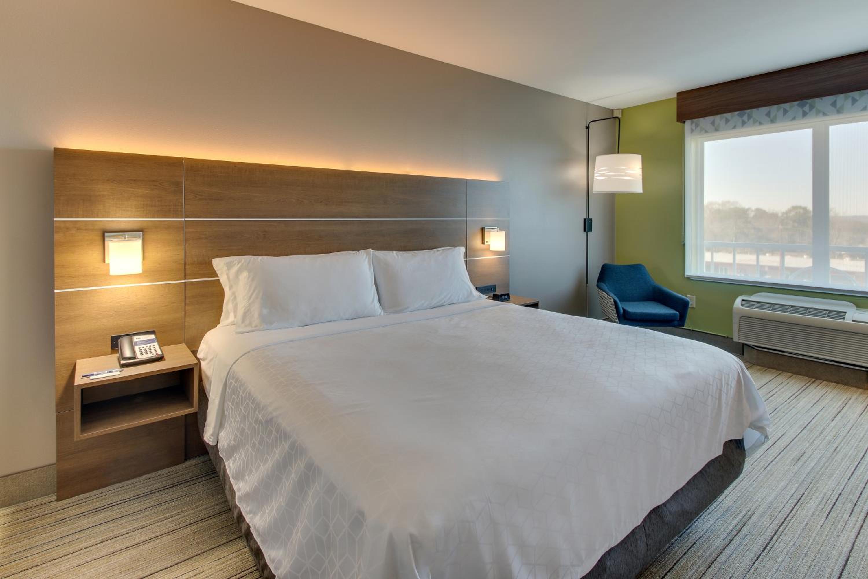 King Room - Non-Smoking - Photo 1