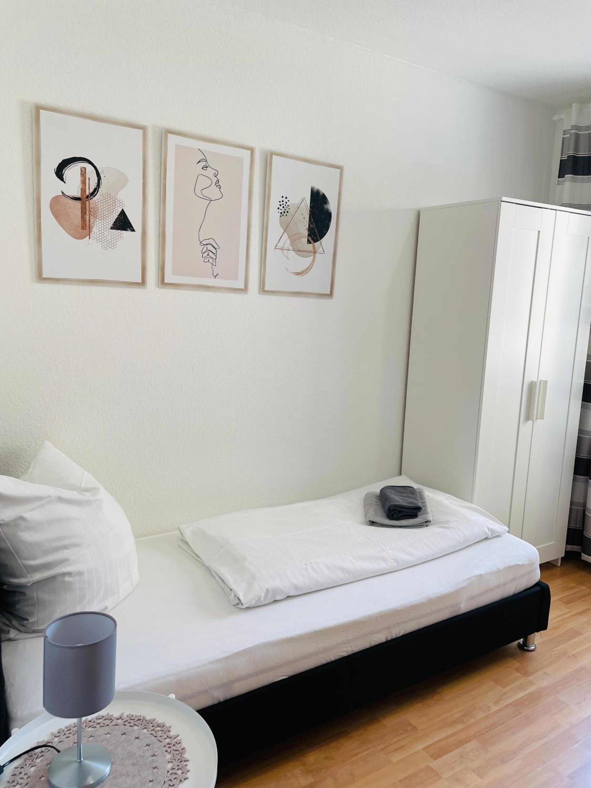 Single Room photo 2