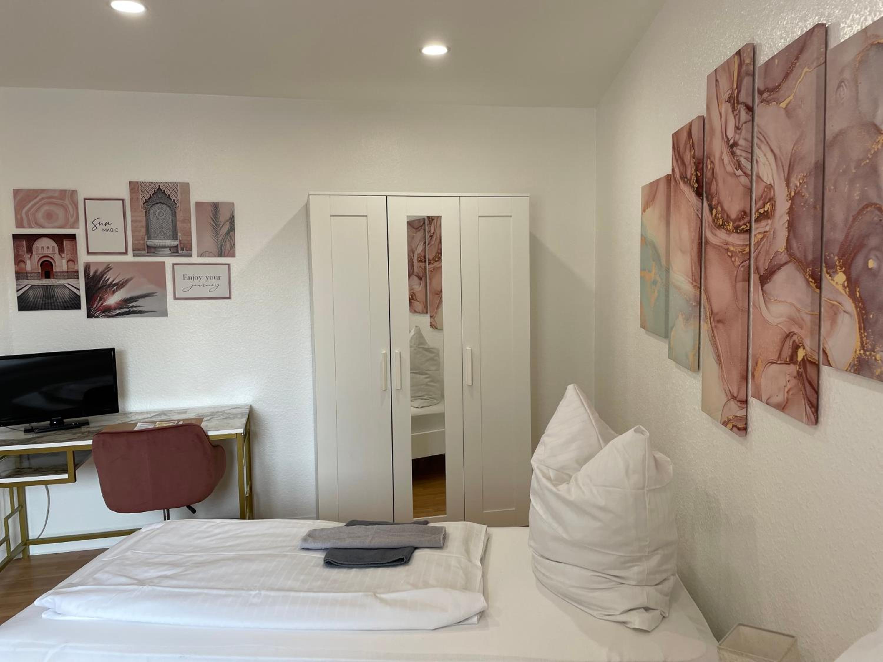 Deluxe King Room photo 2