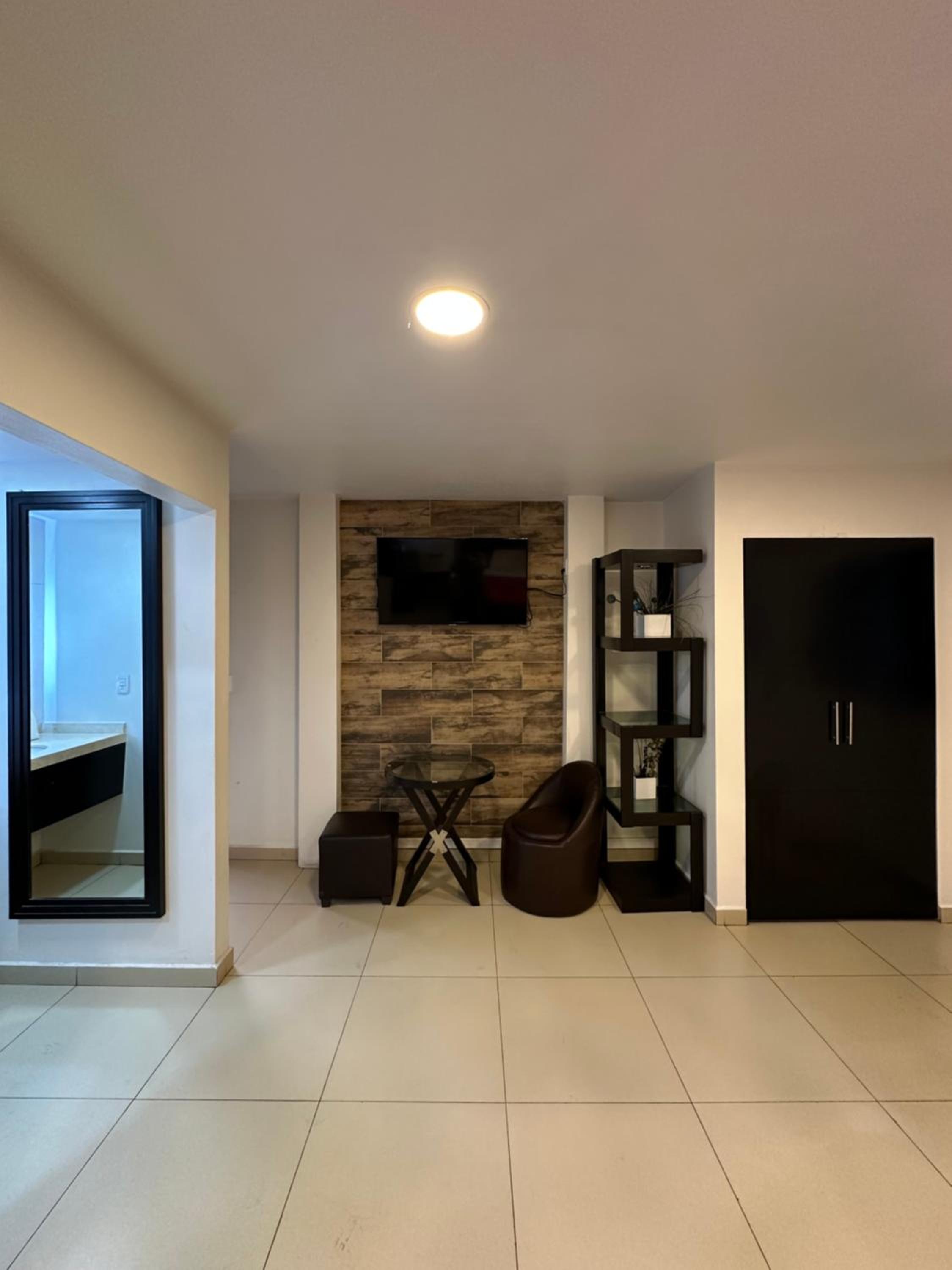 Queen Suite photo 2