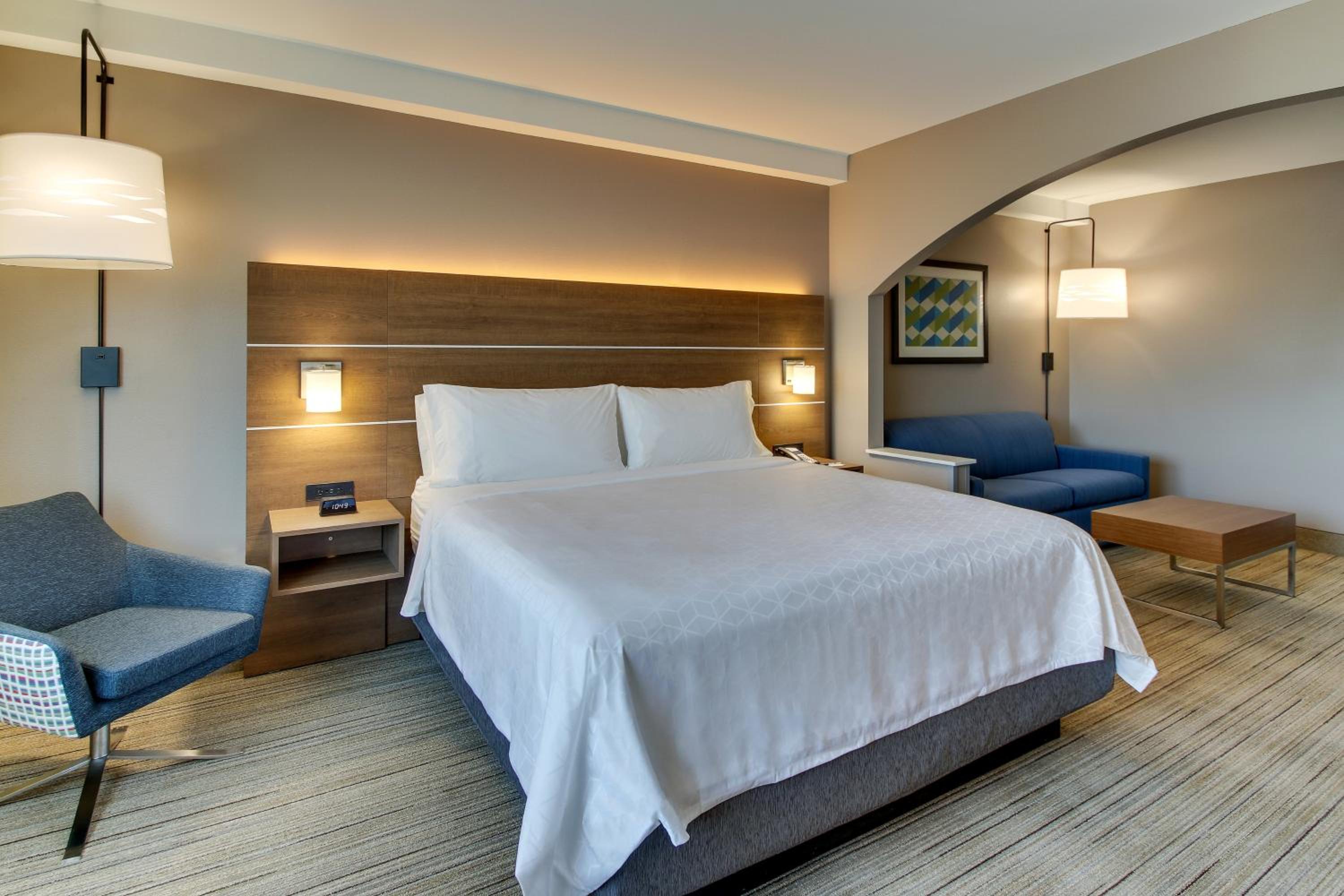King Room - Mobility Access/Hearing Accessible - Photo 1