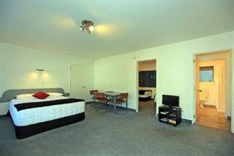 One-Bedroom Apartment - Photo 5