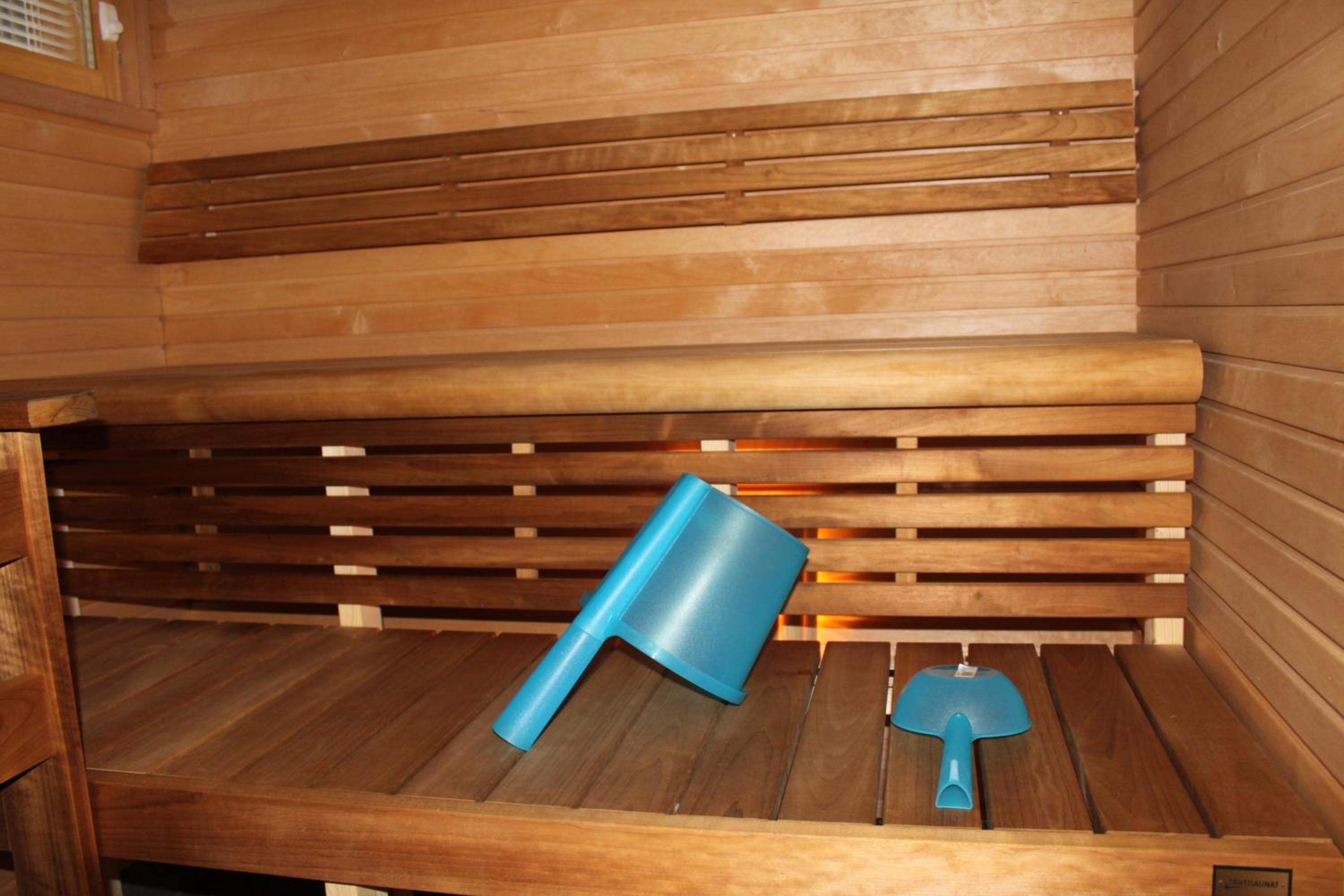 One-Bedroom Apartment with Sauna - Photo 71