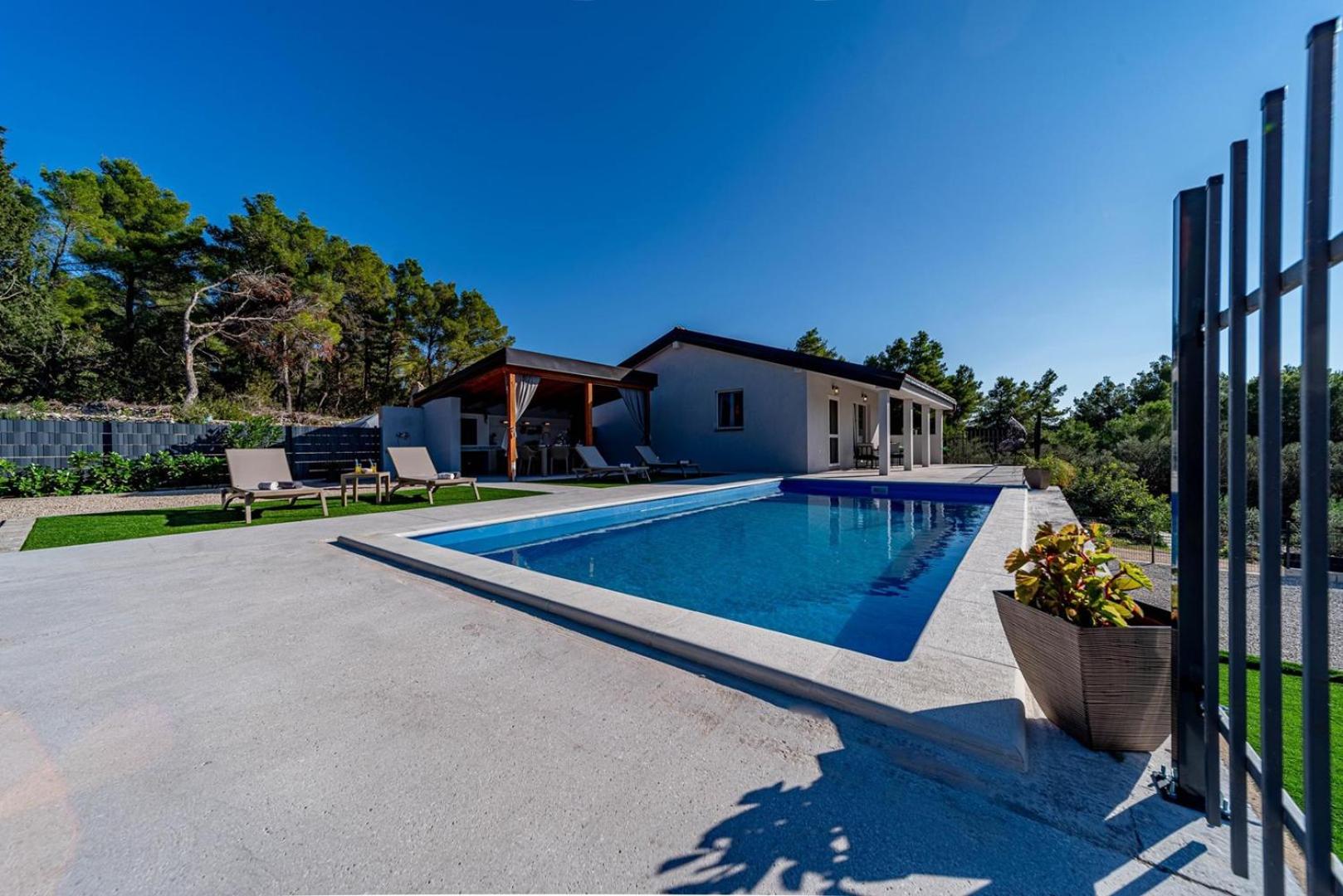 Villa with Private Pool photo 3