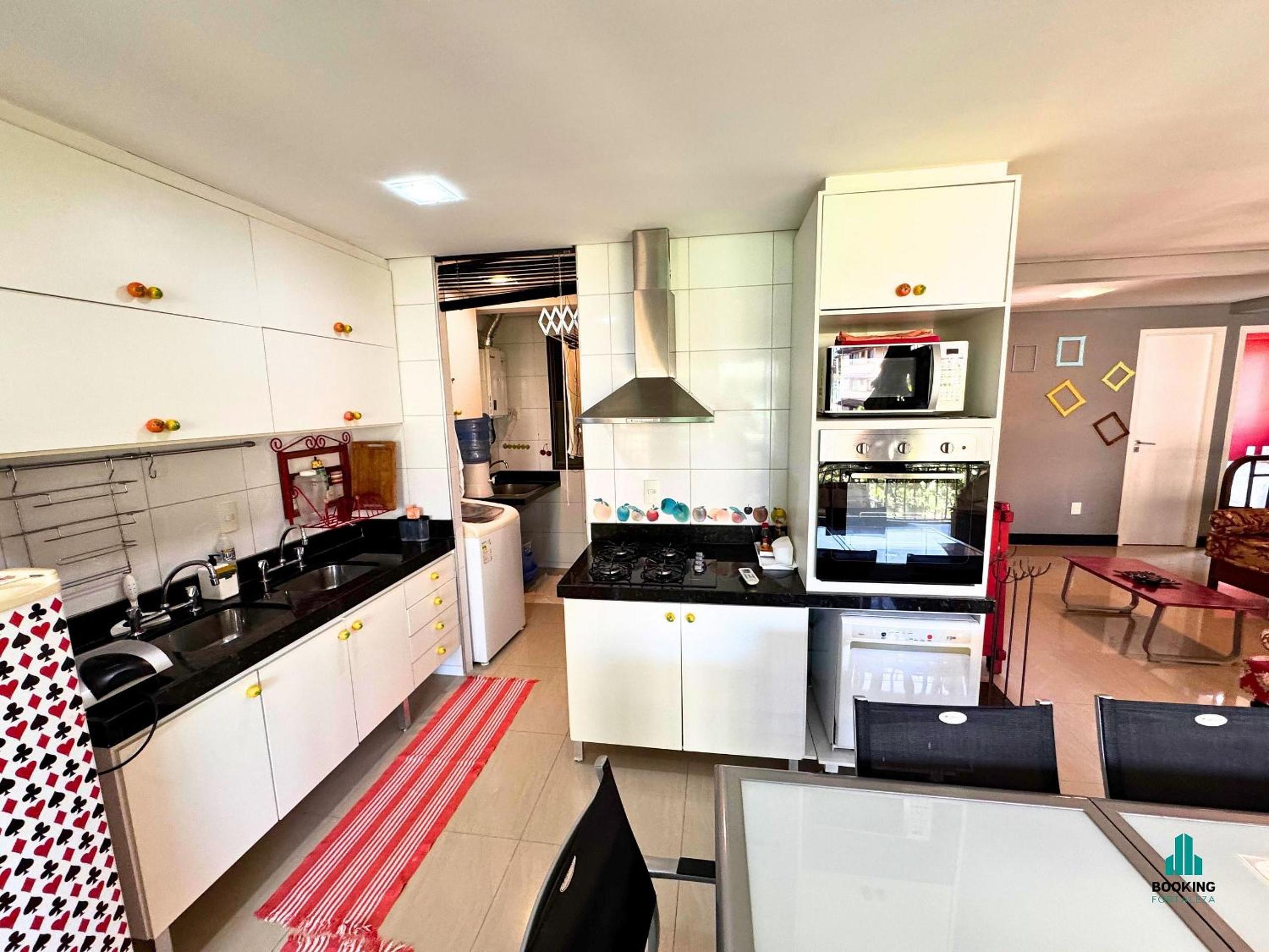 Apartment with Balcony - Photo 18