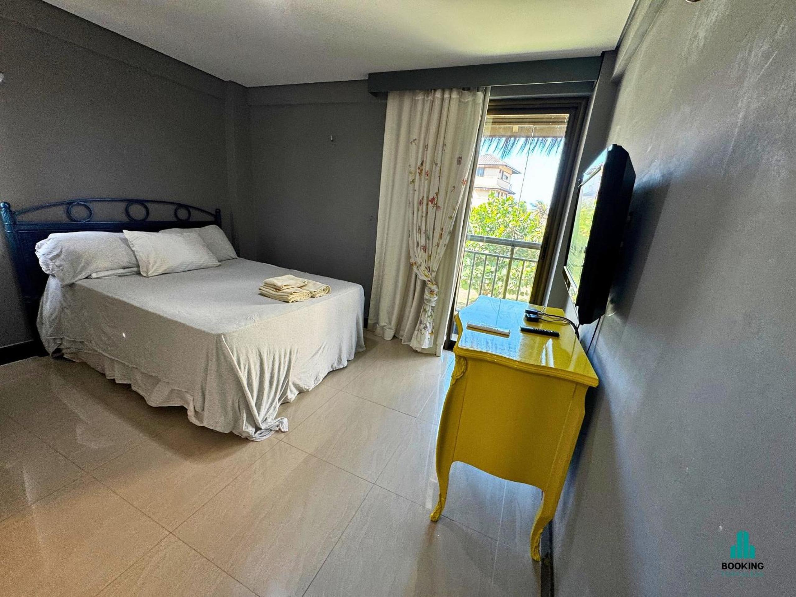 Apartment with Balcony - Photo 19