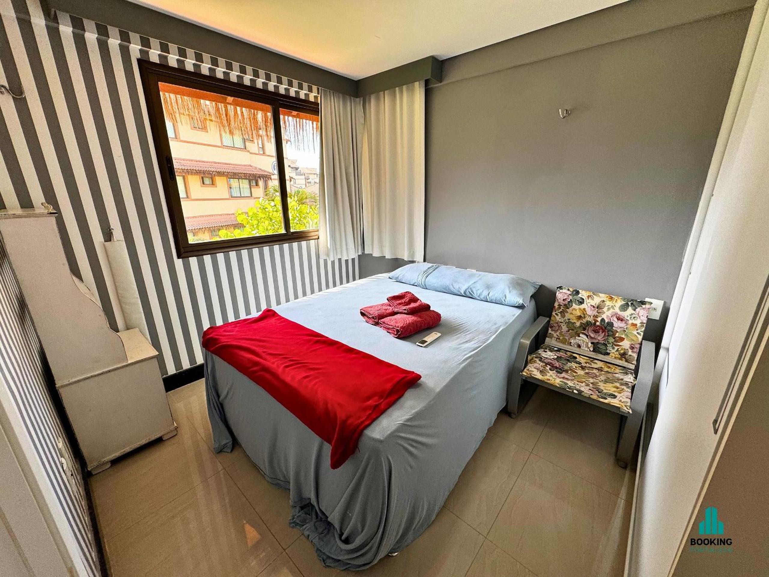 Apartment with Balcony - Photo 2