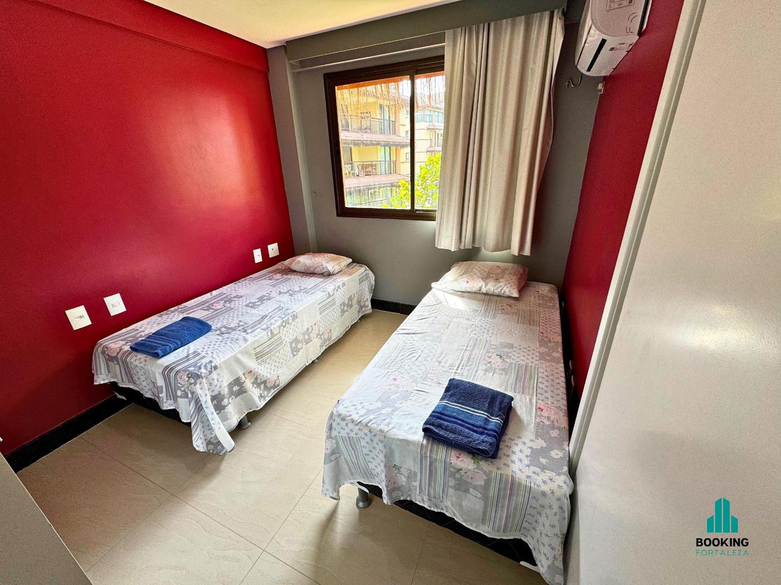 Apartment with Balcony - Photo 3