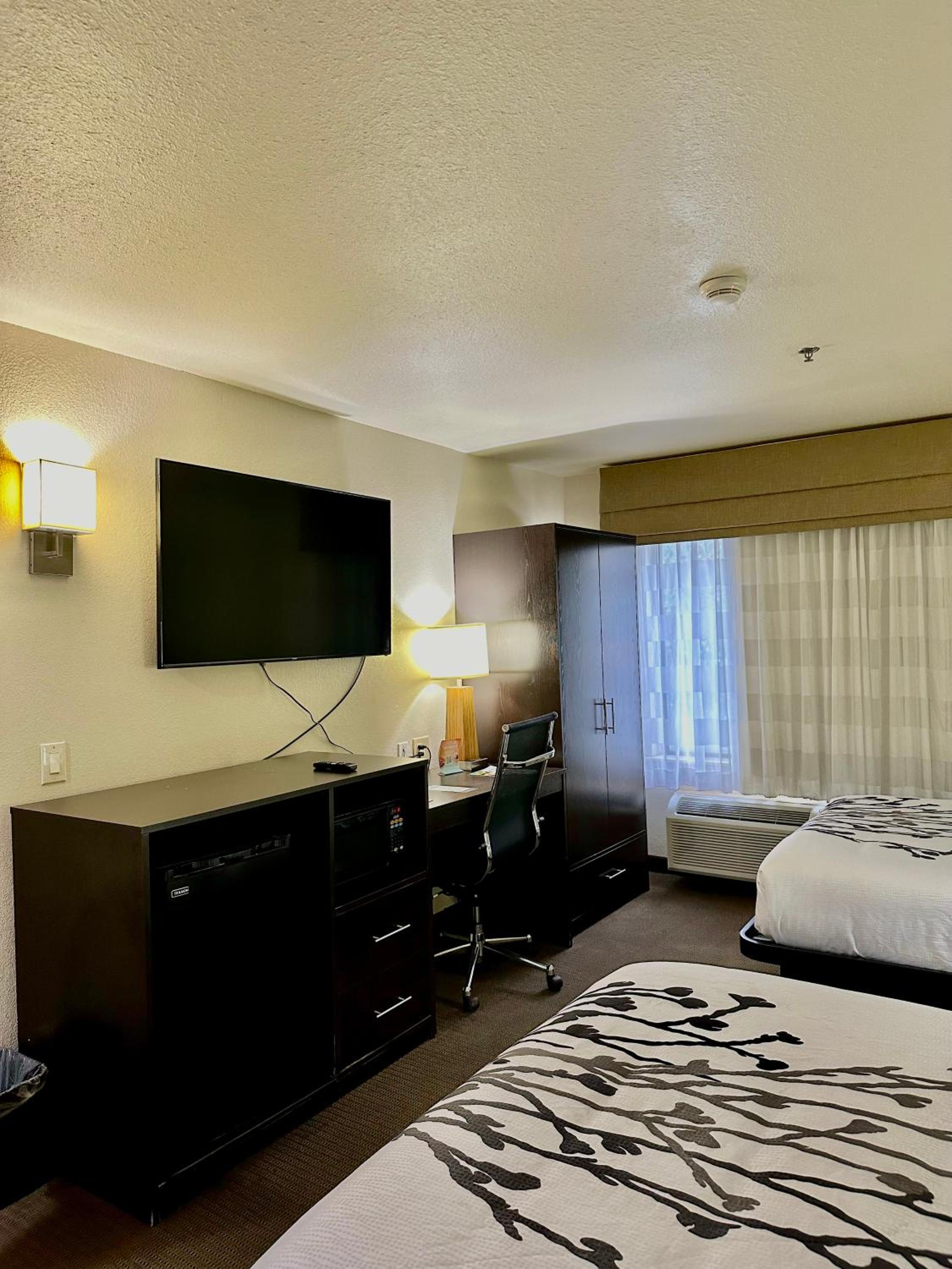 Double Room with Two Double Beds - Photo 6