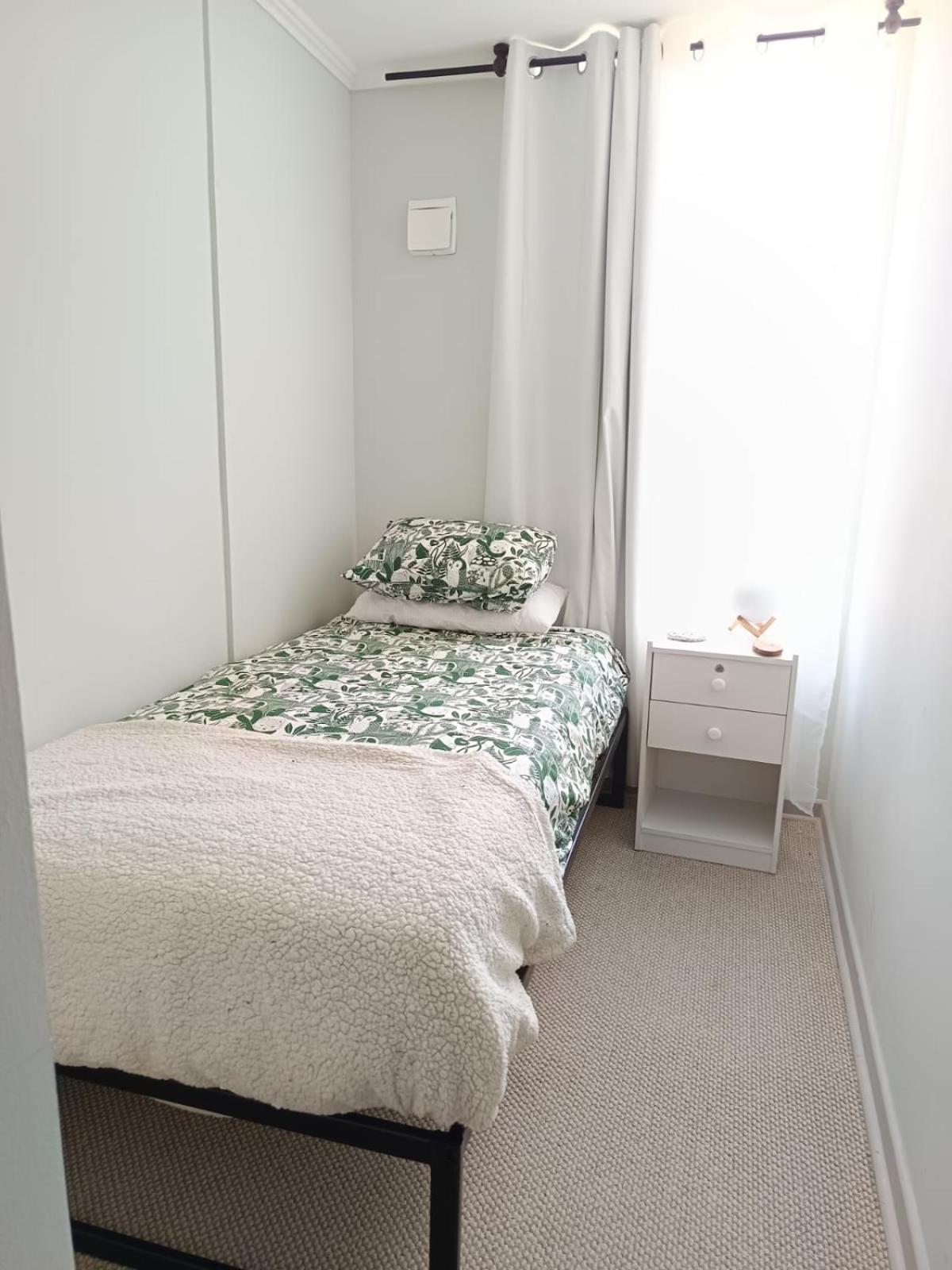 Single Room With Private Bathroom photo 3